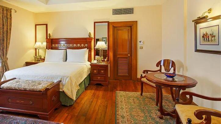 Luxury Suite,1592068327:JPEG
