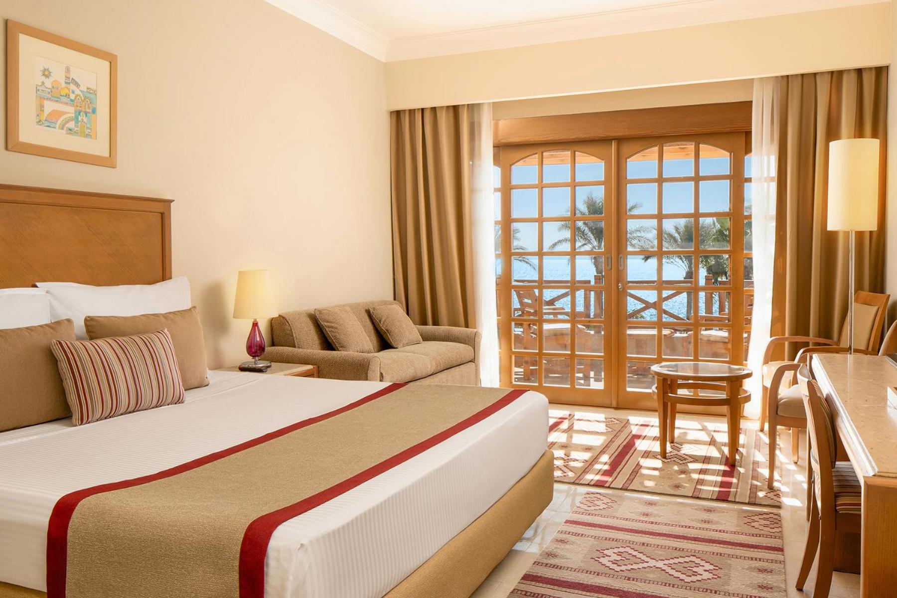 Deluxe Nelson mit Queensize-Bett und Meerblick