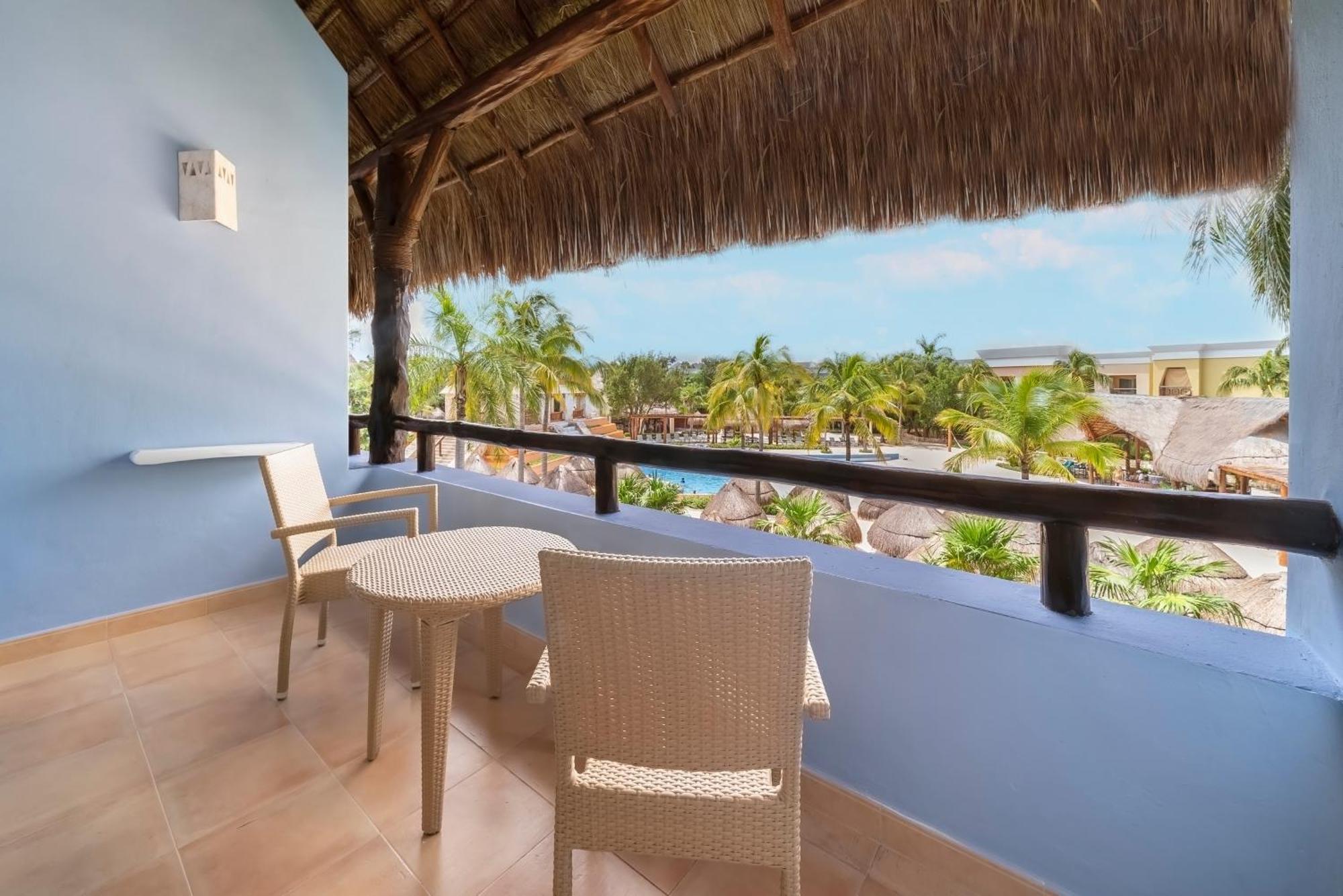 Premium Tropical View