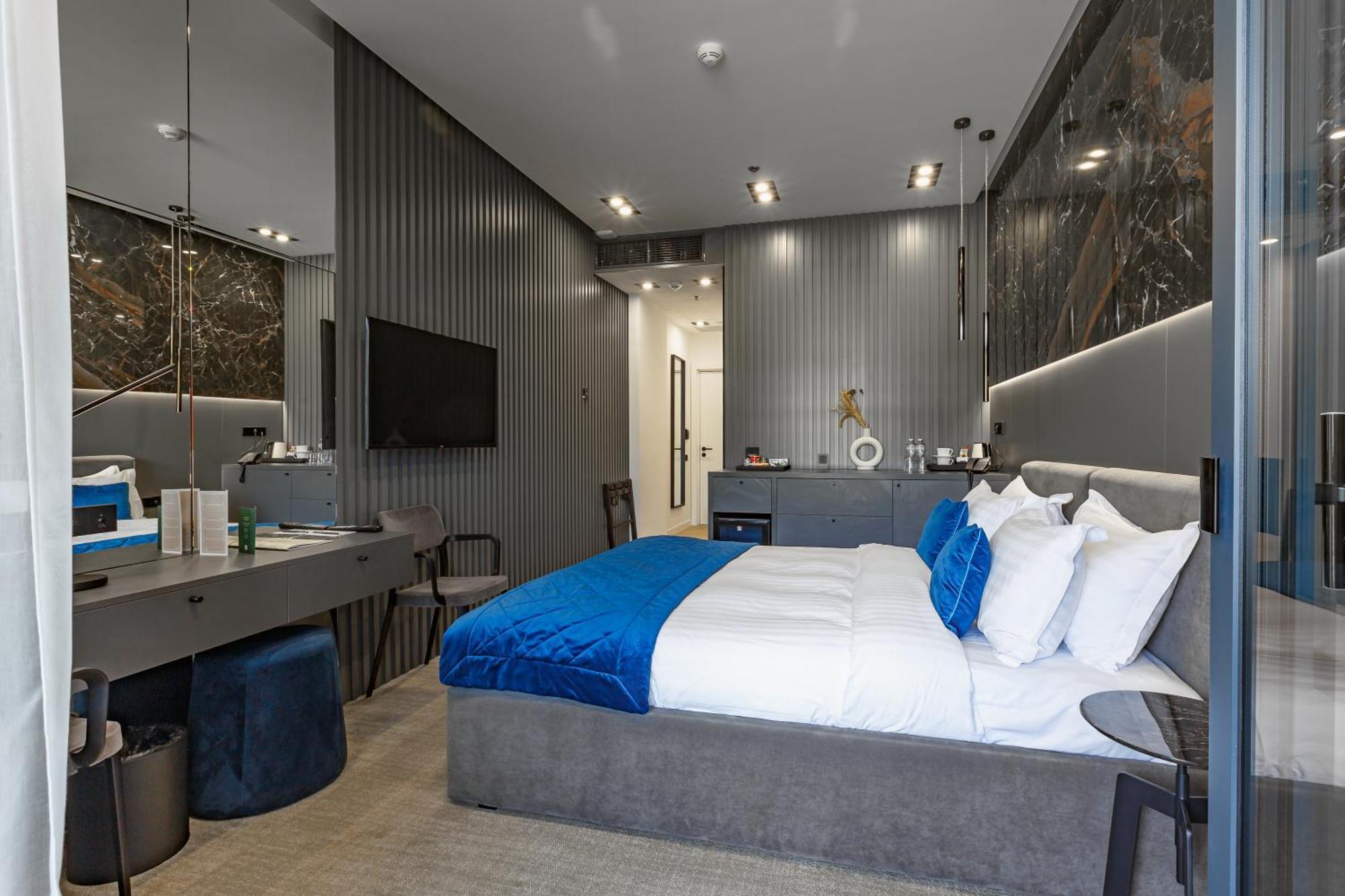 King Room Lake View
