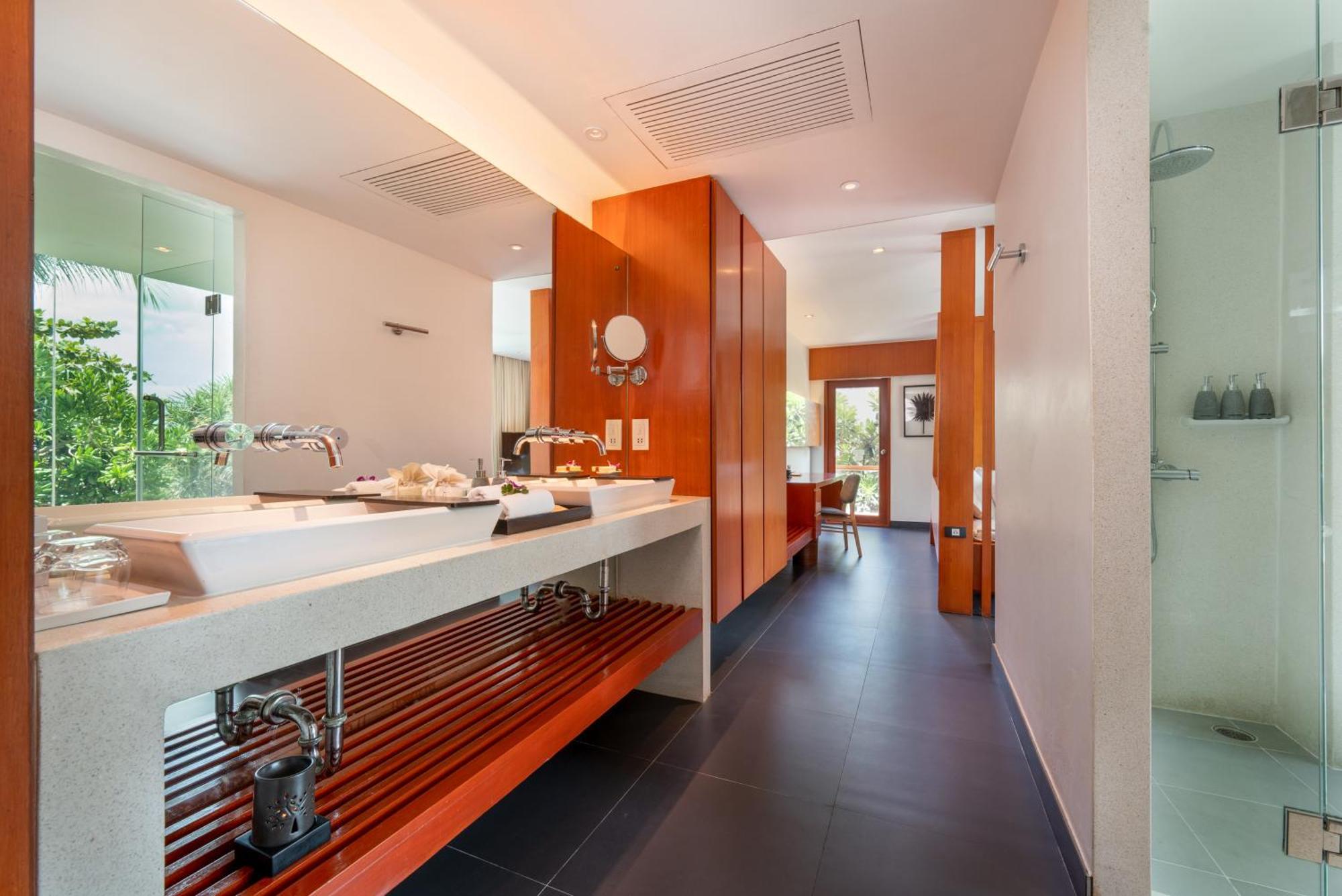 Suite Sea View Daily Complimentary Minibar
