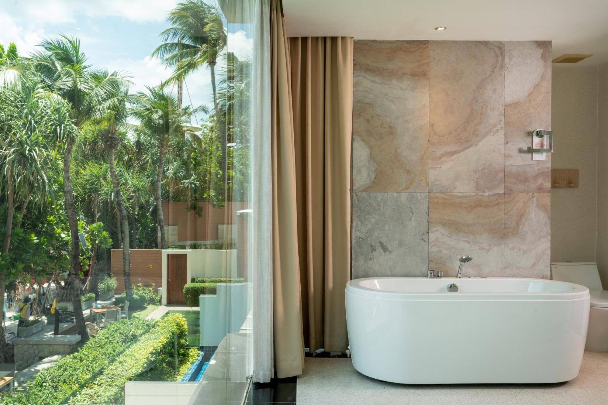 Suite Sea View Daily Complimentary Minibar