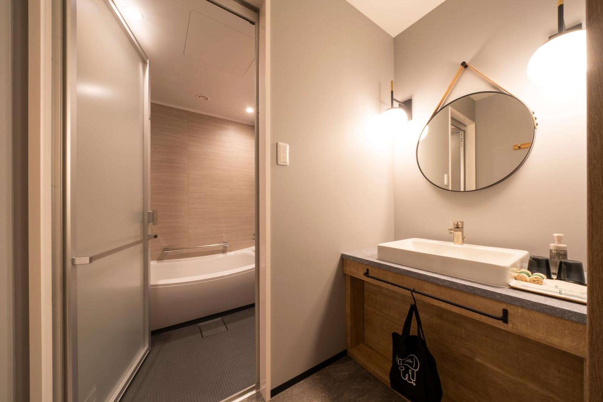 Deluxe King Room - Non Smoking