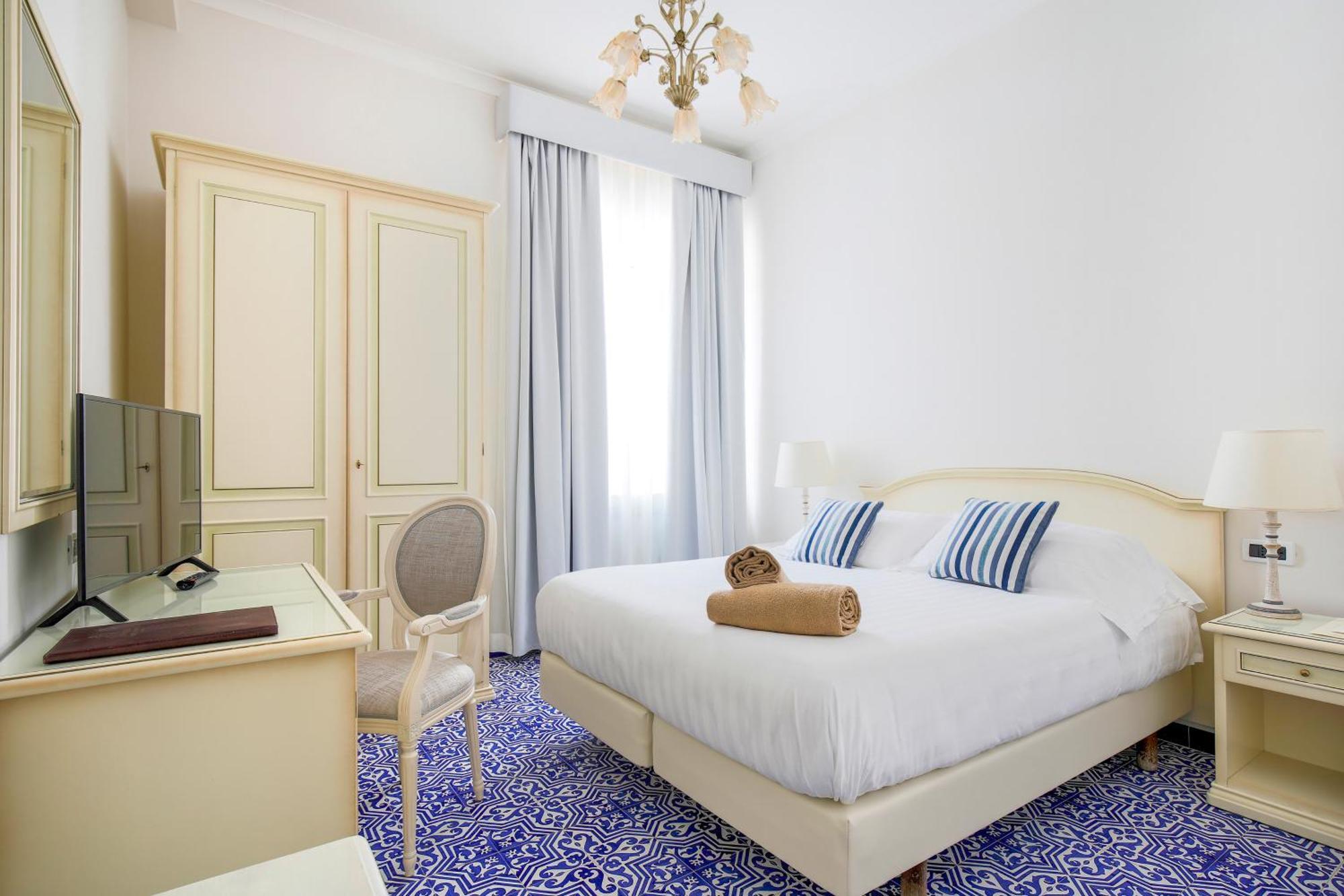 Double Room,1595400254:JPEG