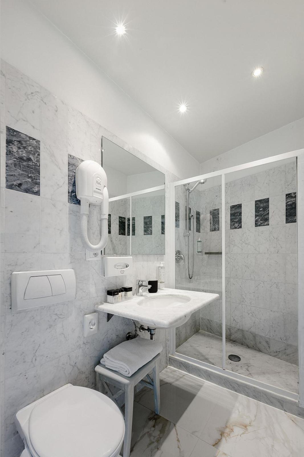 Junior Suite,1596012759:JPEG