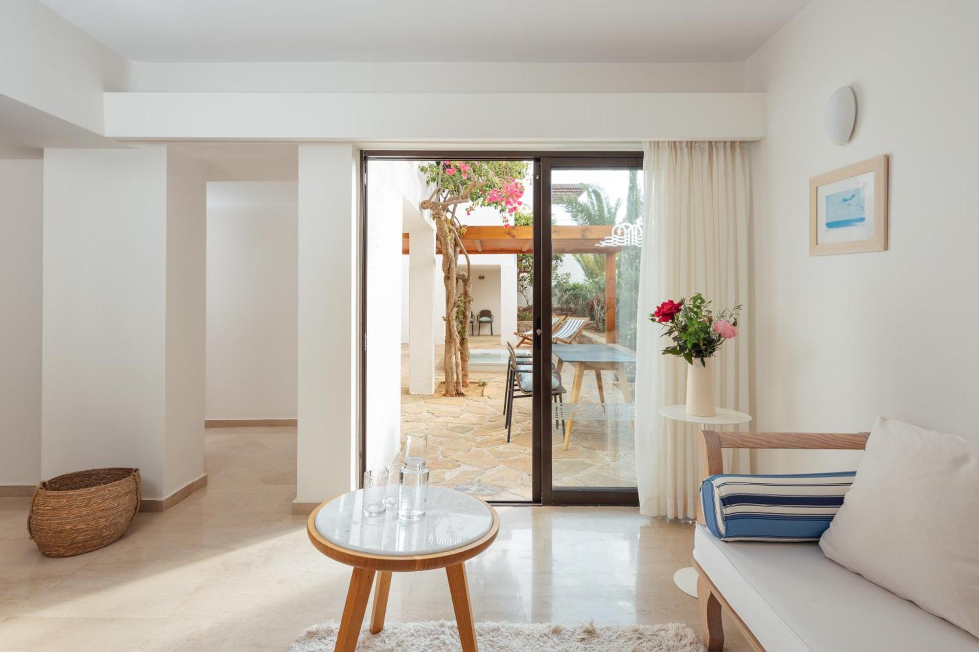 Suite Familiale 2 Chambres avec Bain à Remous Extérieur - Vue sur Jardin