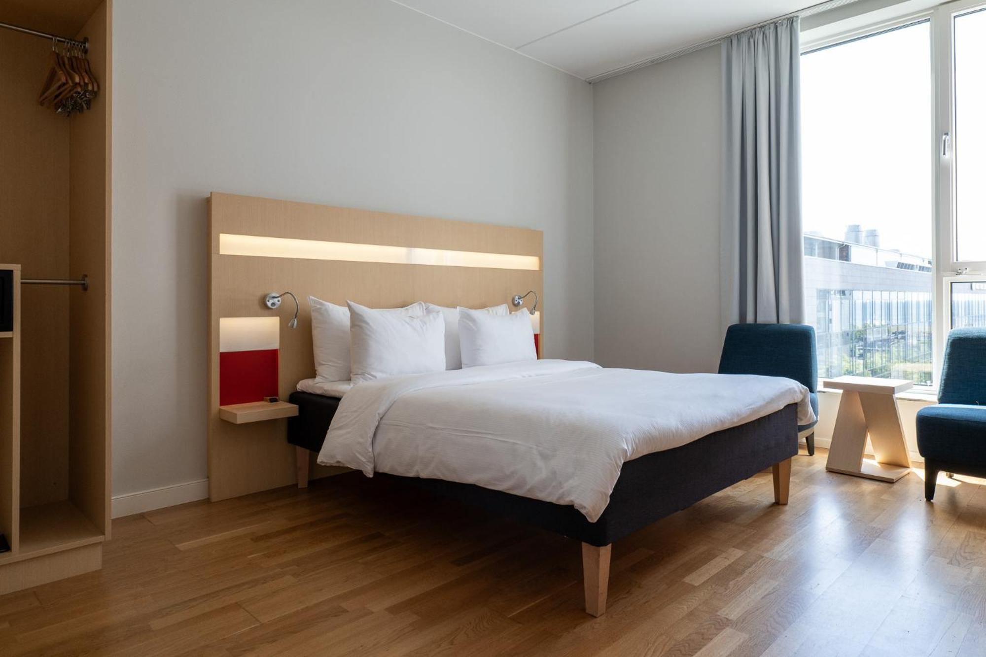 Standard Queen Room