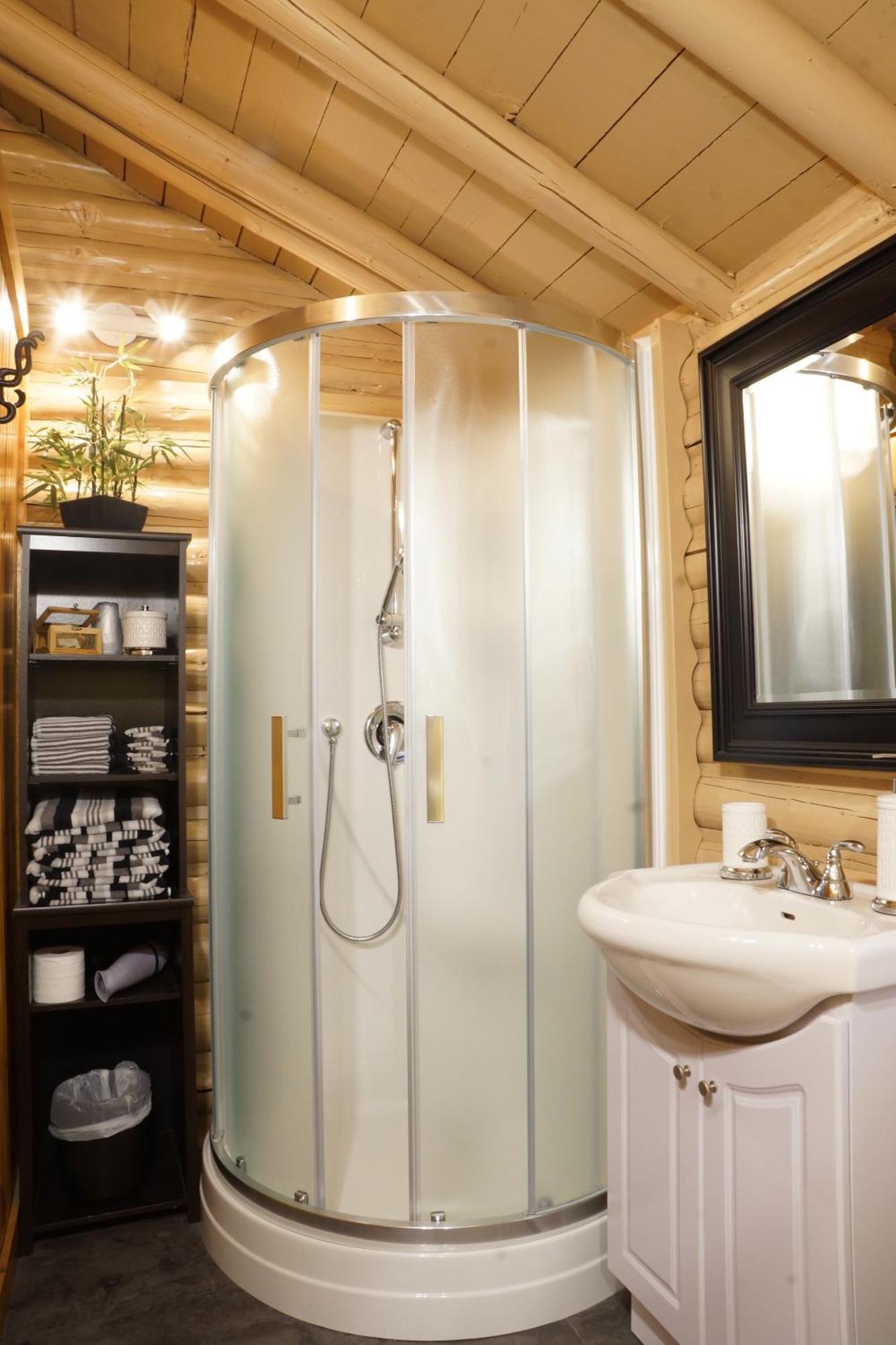 Quadruple Room with Private Bathroom