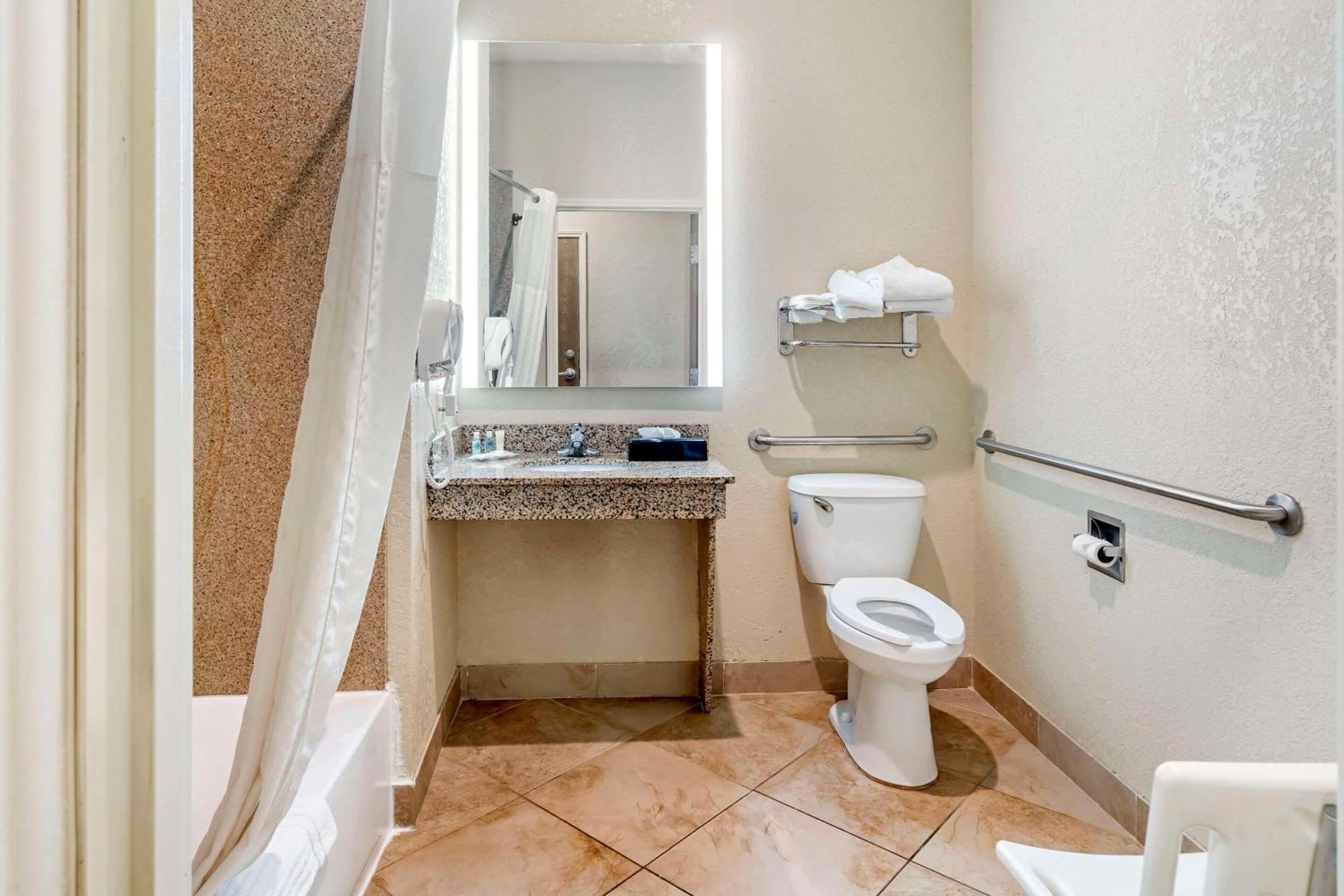 Standard King Suite Accessible or Non-Smoking