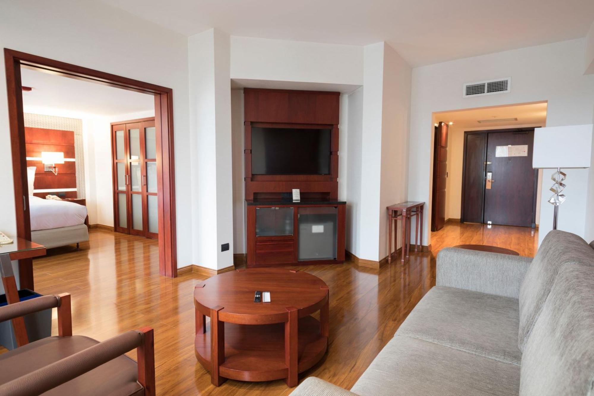 One-Bedroom King Suite with Executive