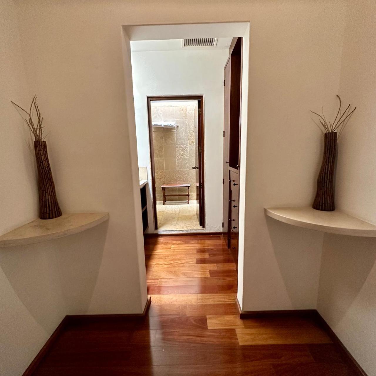 Deluxe King Suite,1600578342:JPEG