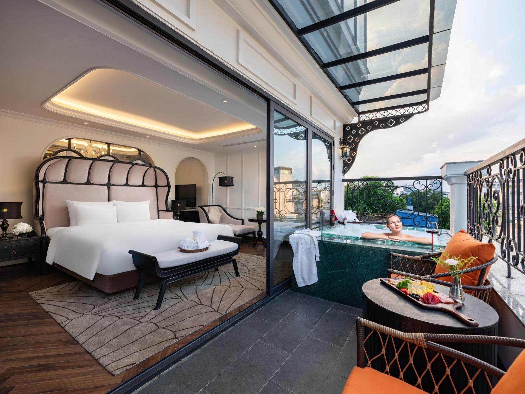 Grand Colonial Terrace Suite City View Private Jacuzzi & Spa Benefits,1600775625:JPEG