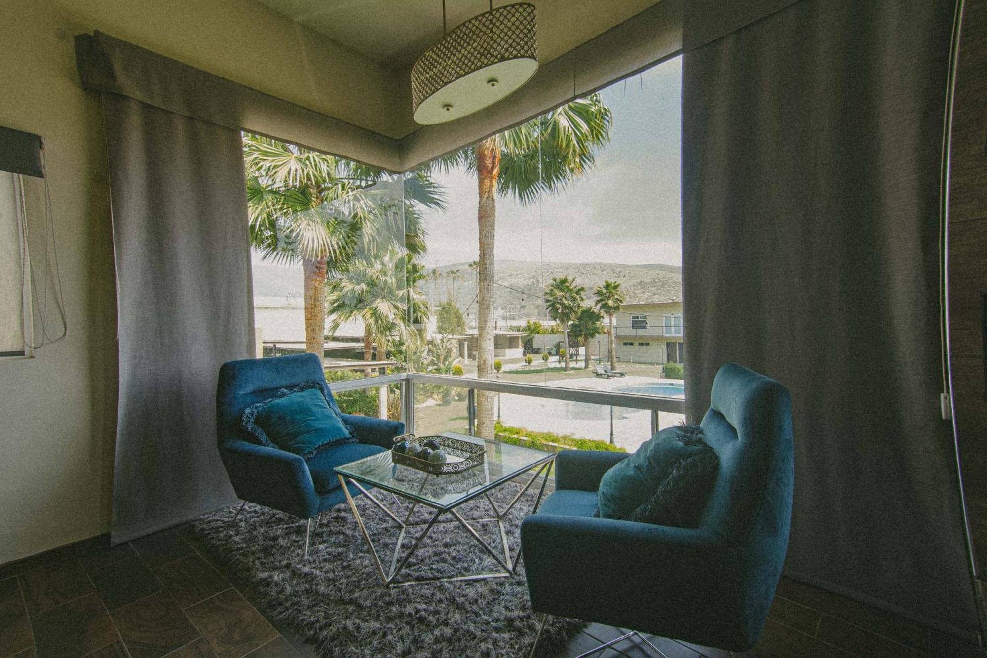 King Suite Pool View