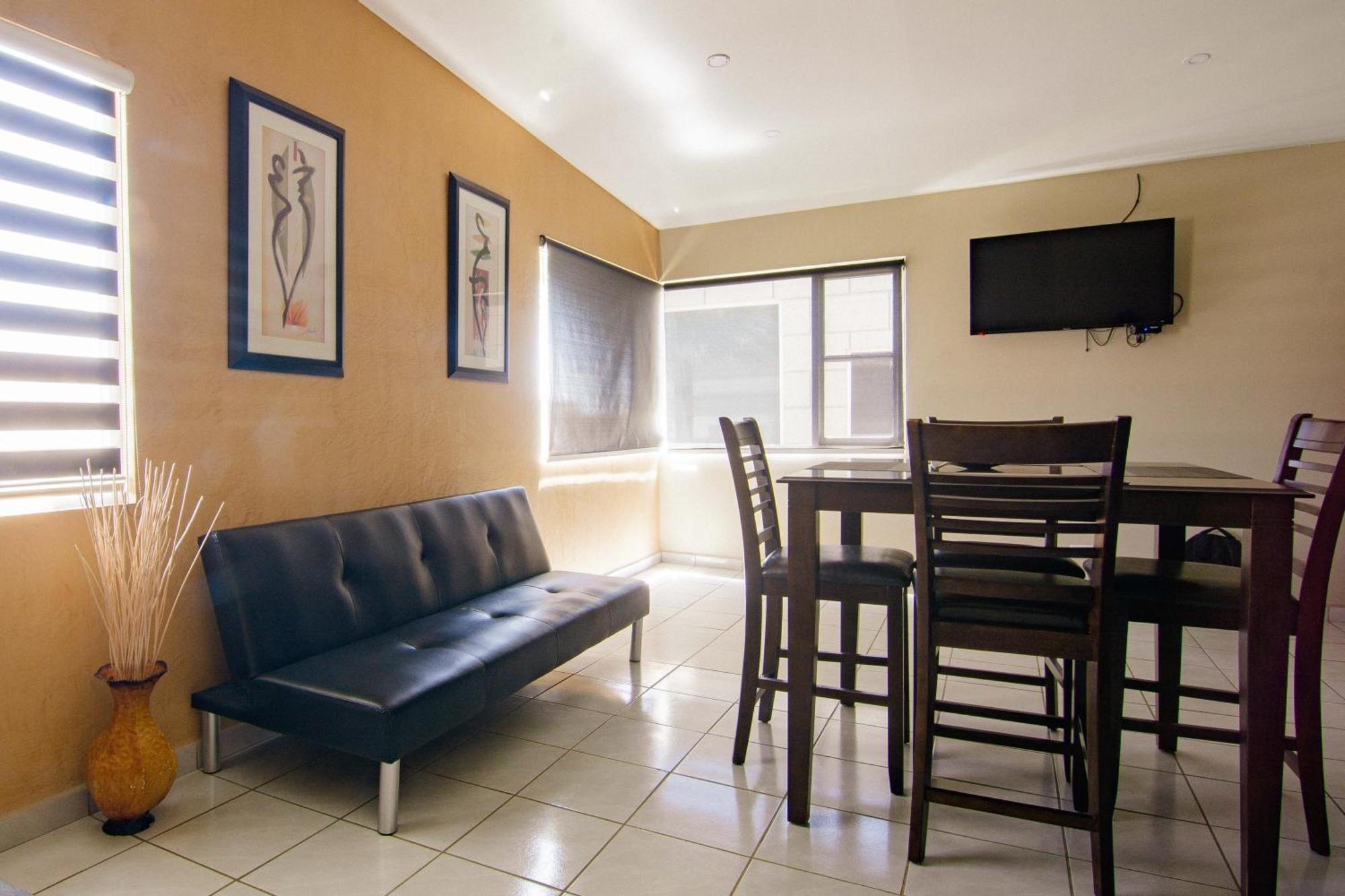 Deluxe King Studio