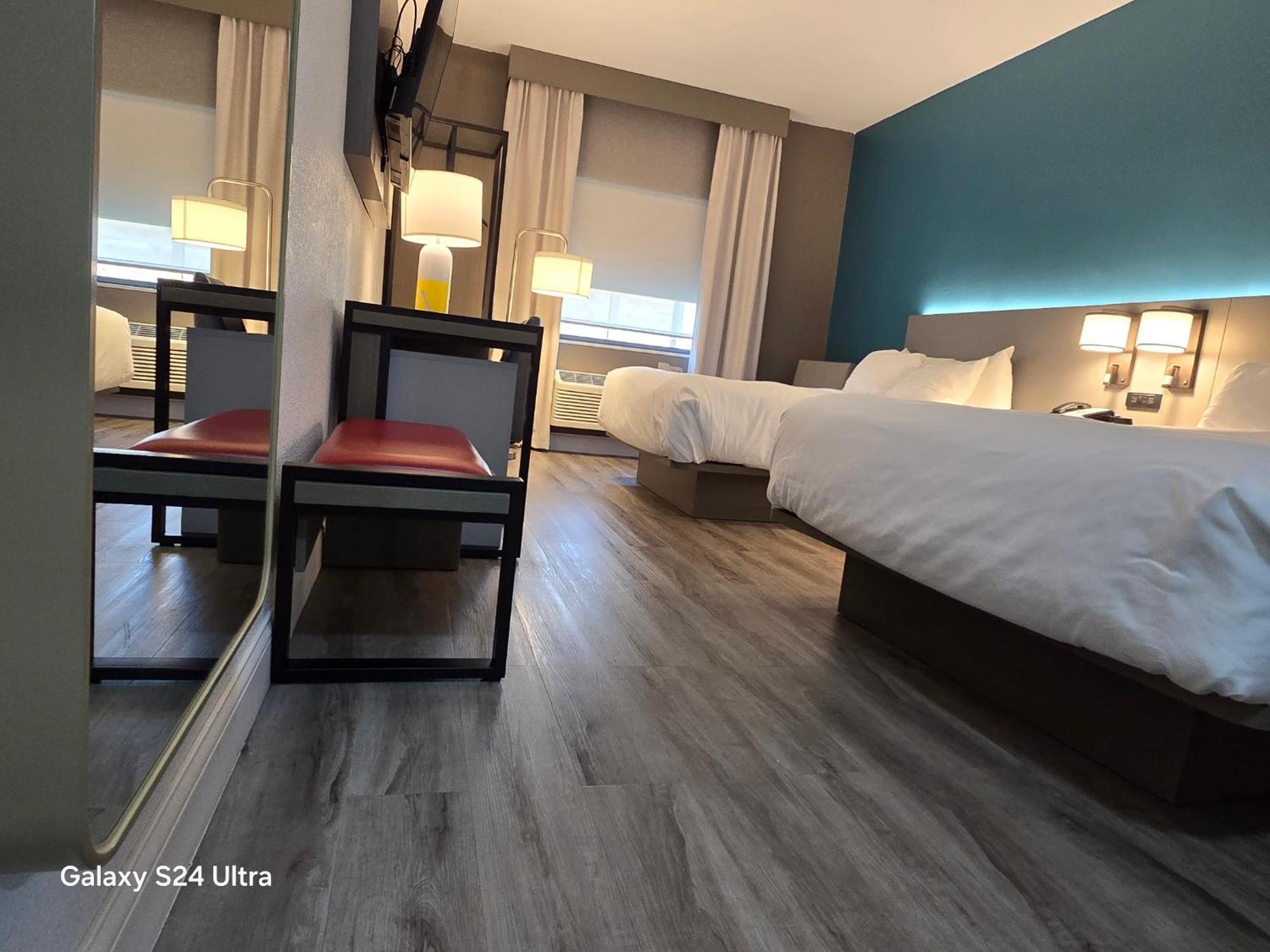 Queen Room with Two Queen Beds - Non-Smoking