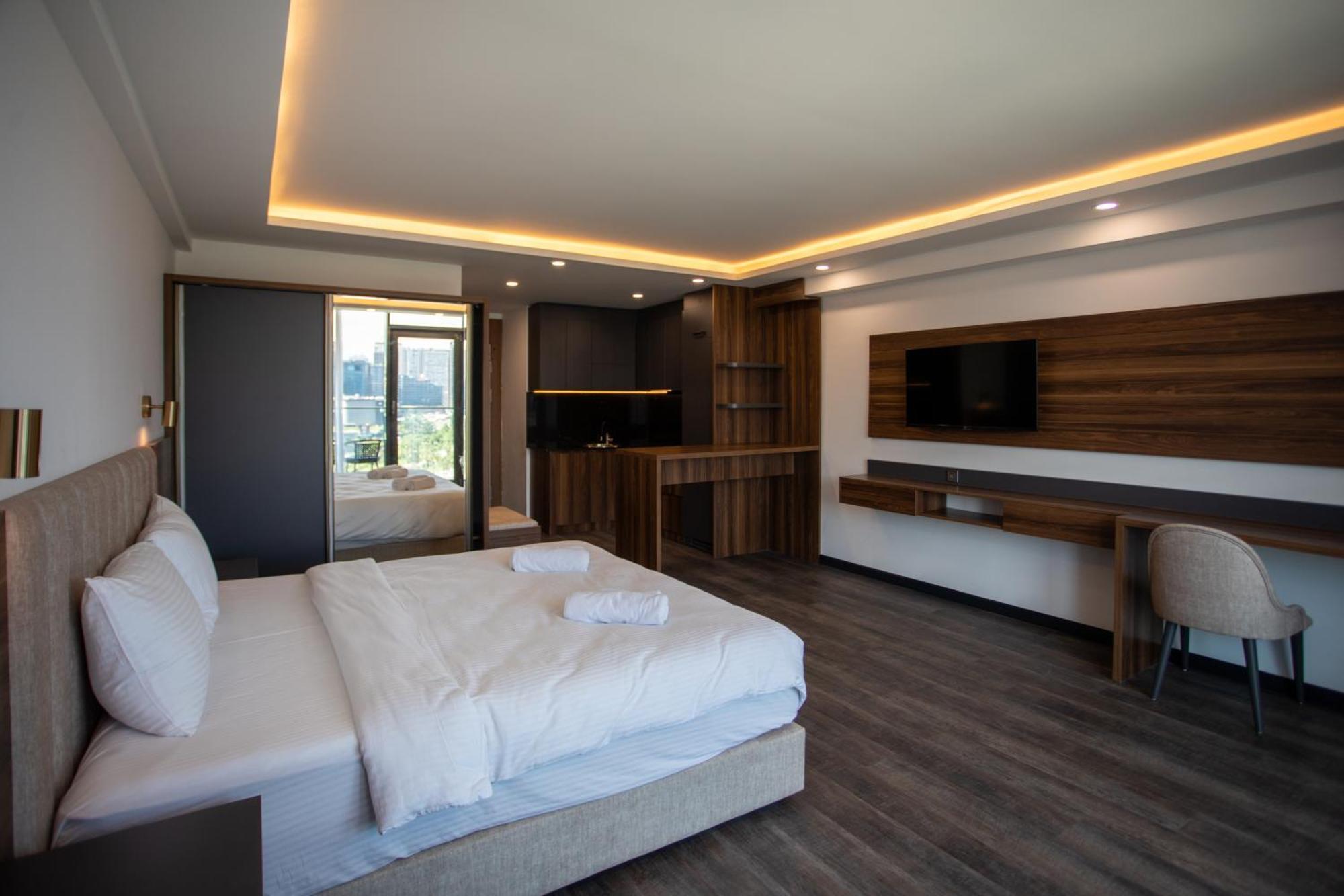 Studio Apartment