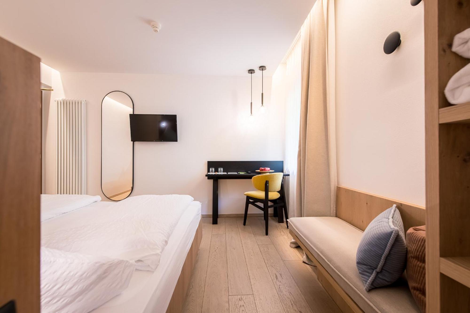 Classic Double Room,1604768328:JPEG