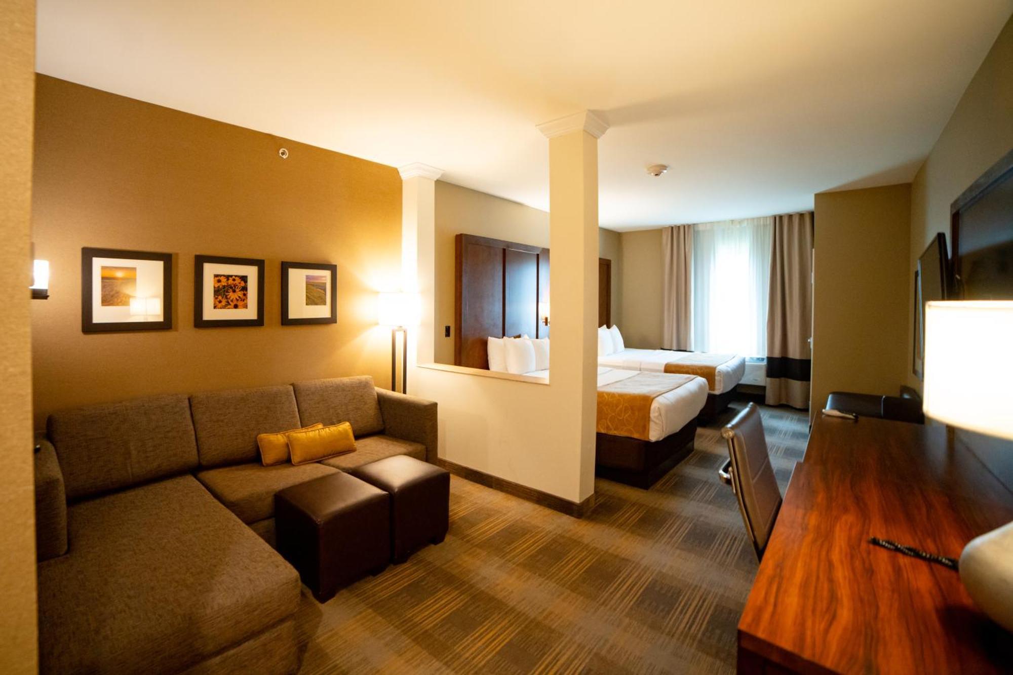 Queen Suite with Two Queen Beds
