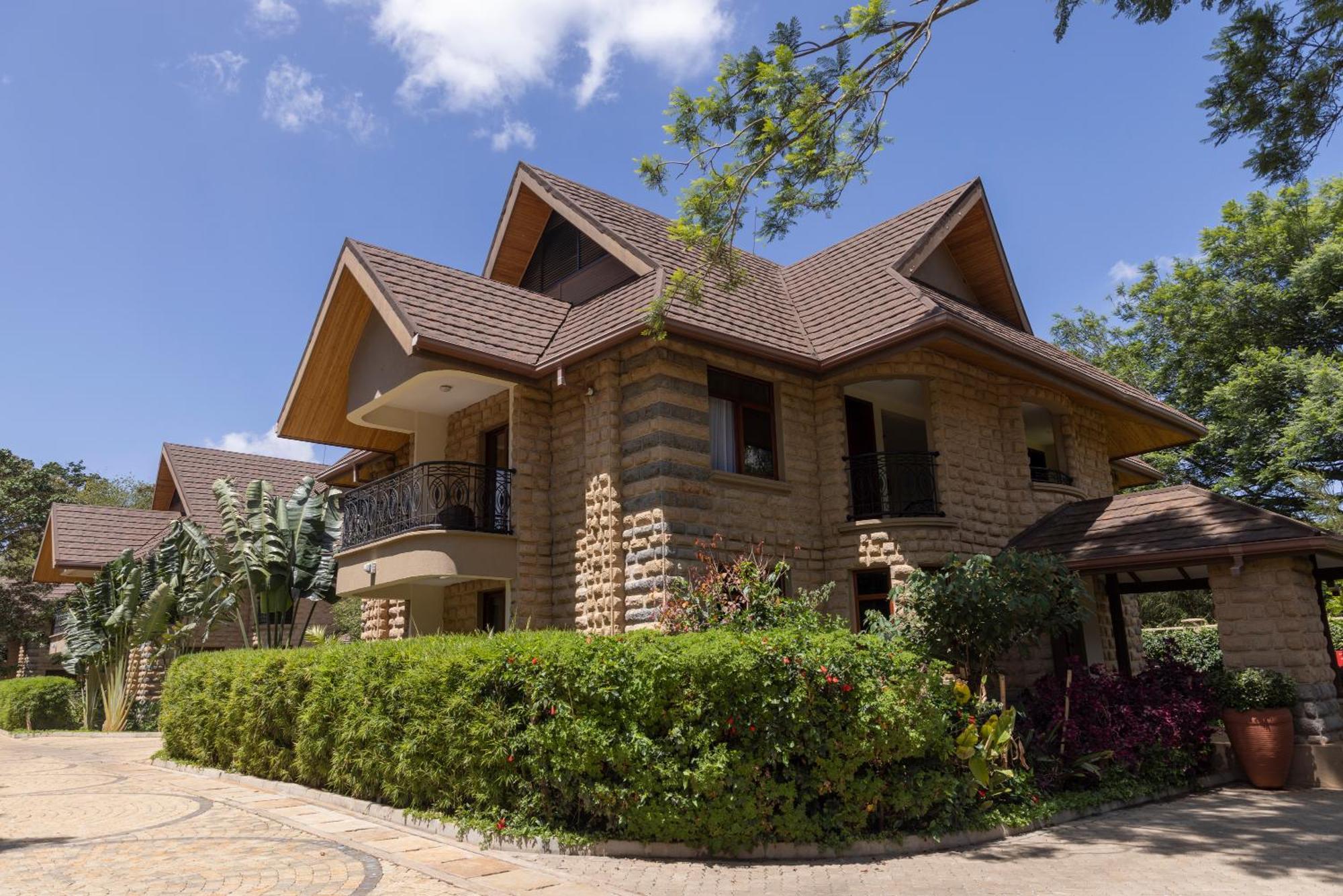 Villa with Garden View