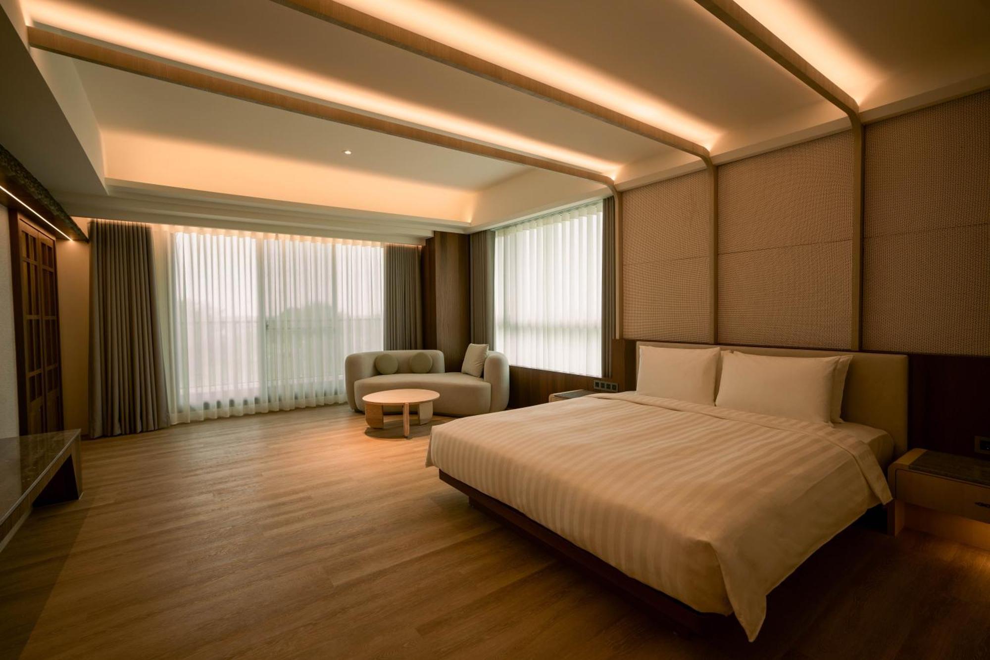 Queen Room with Garden View