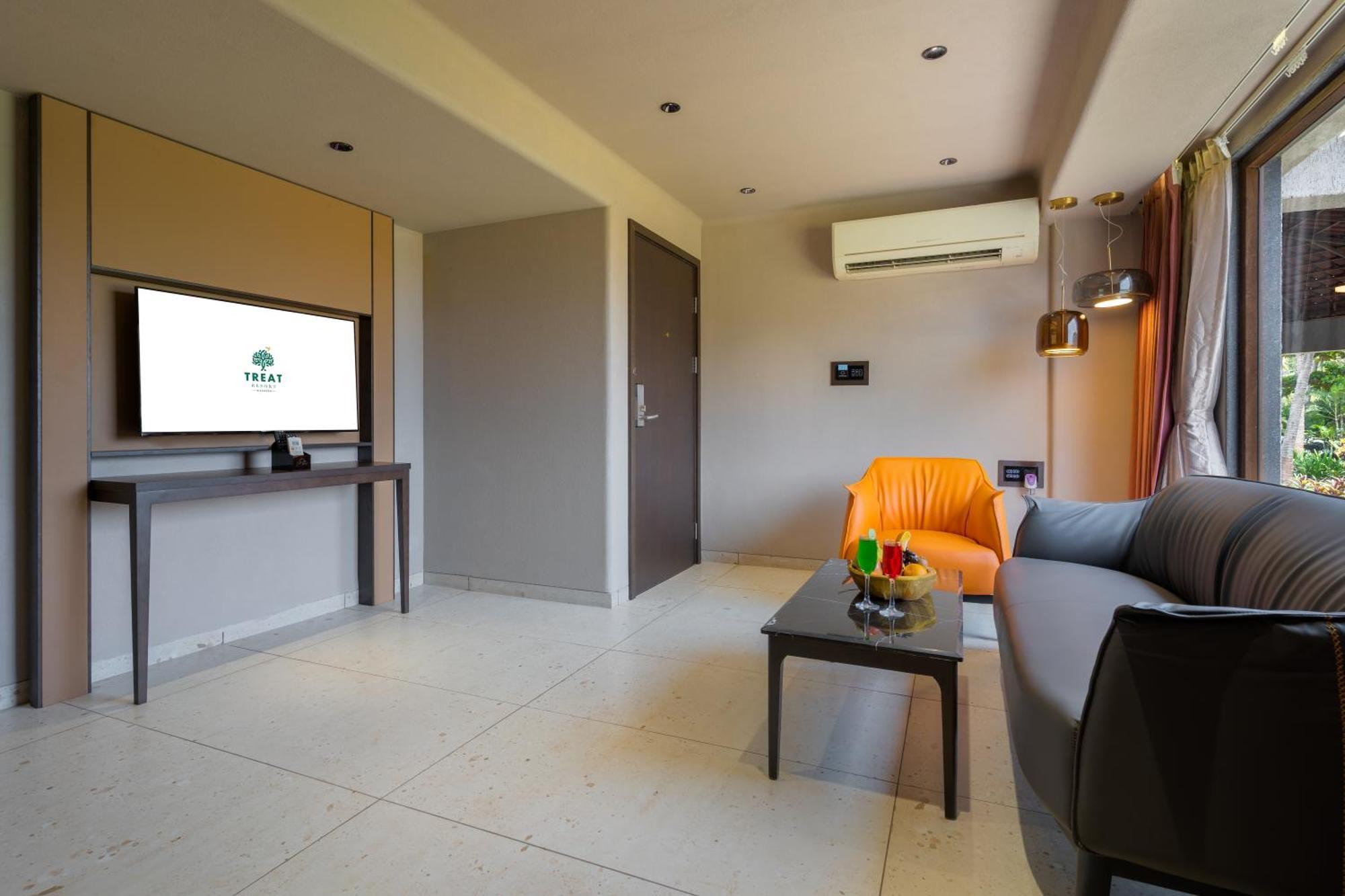 Deluxe Double Room Bath