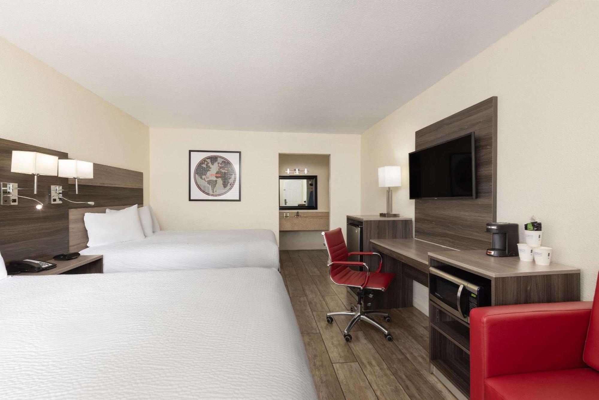 Queen Room Two Queen Beds Non-Smoking