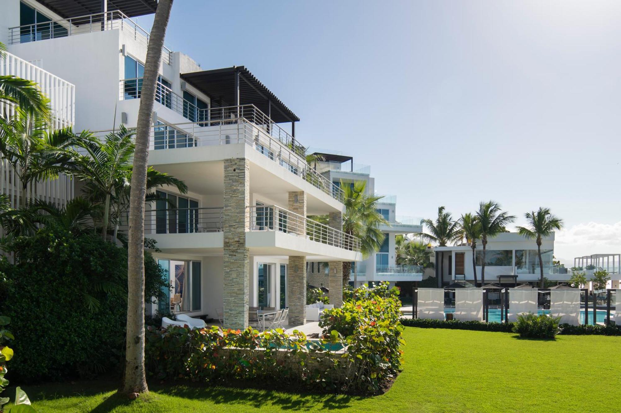 Three-Bedroom Premium Penthouse Suite Plunge Pool Oceanfront