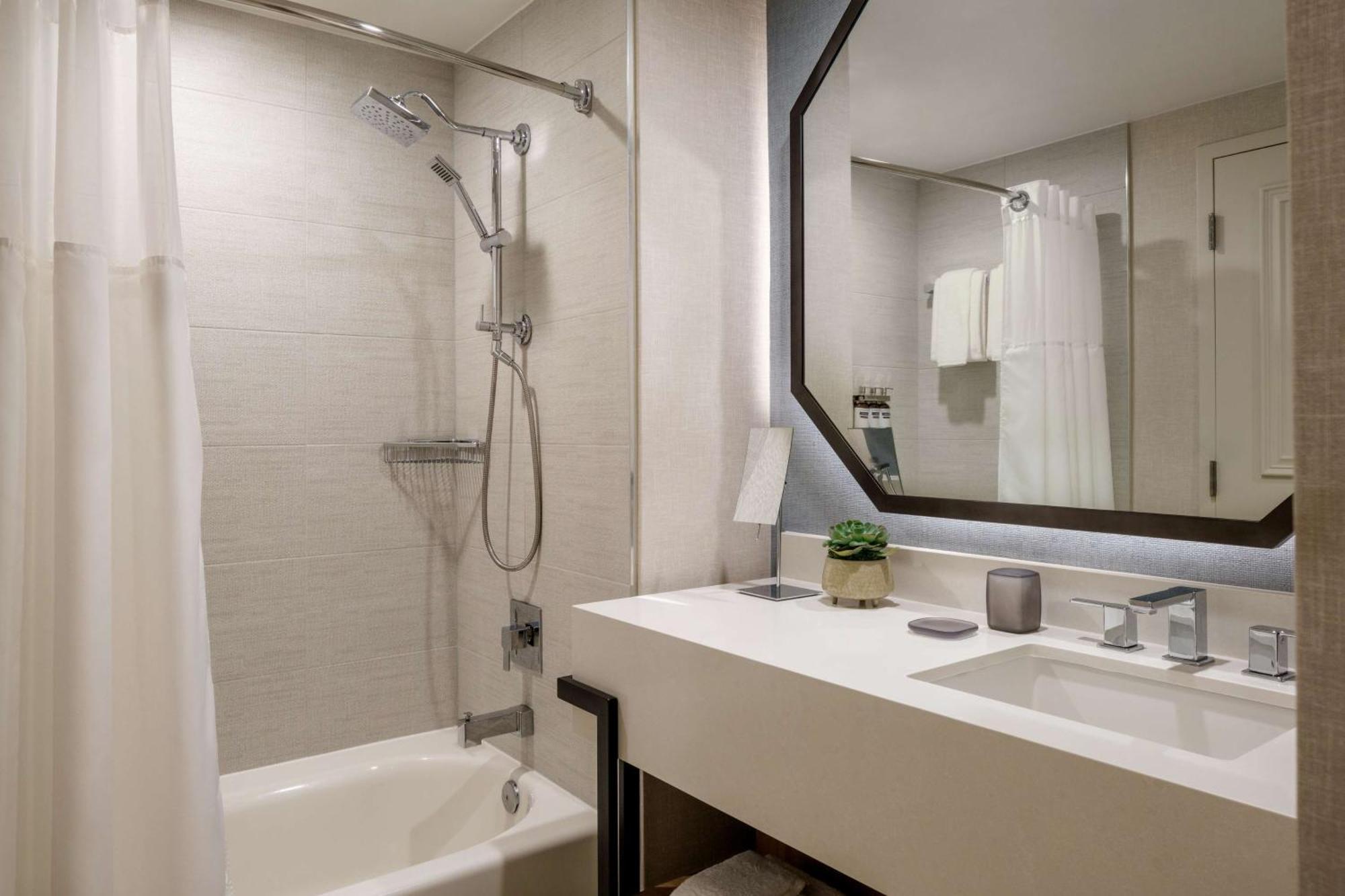Queen Room mit 2 Queensize-Betten und Balkon