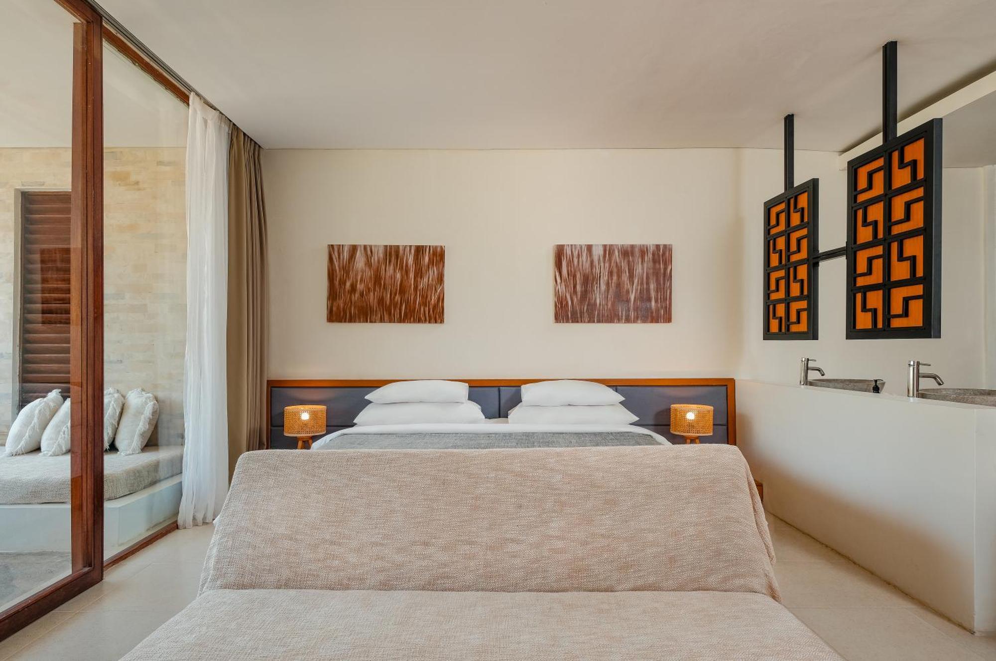 Pool Access Suite Twin Room