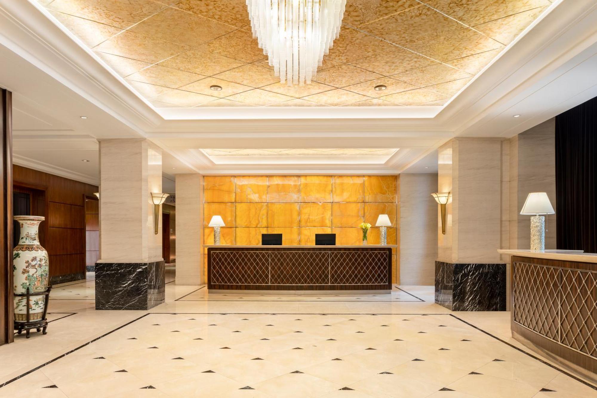 Deluxe King Room - Cathay Garden