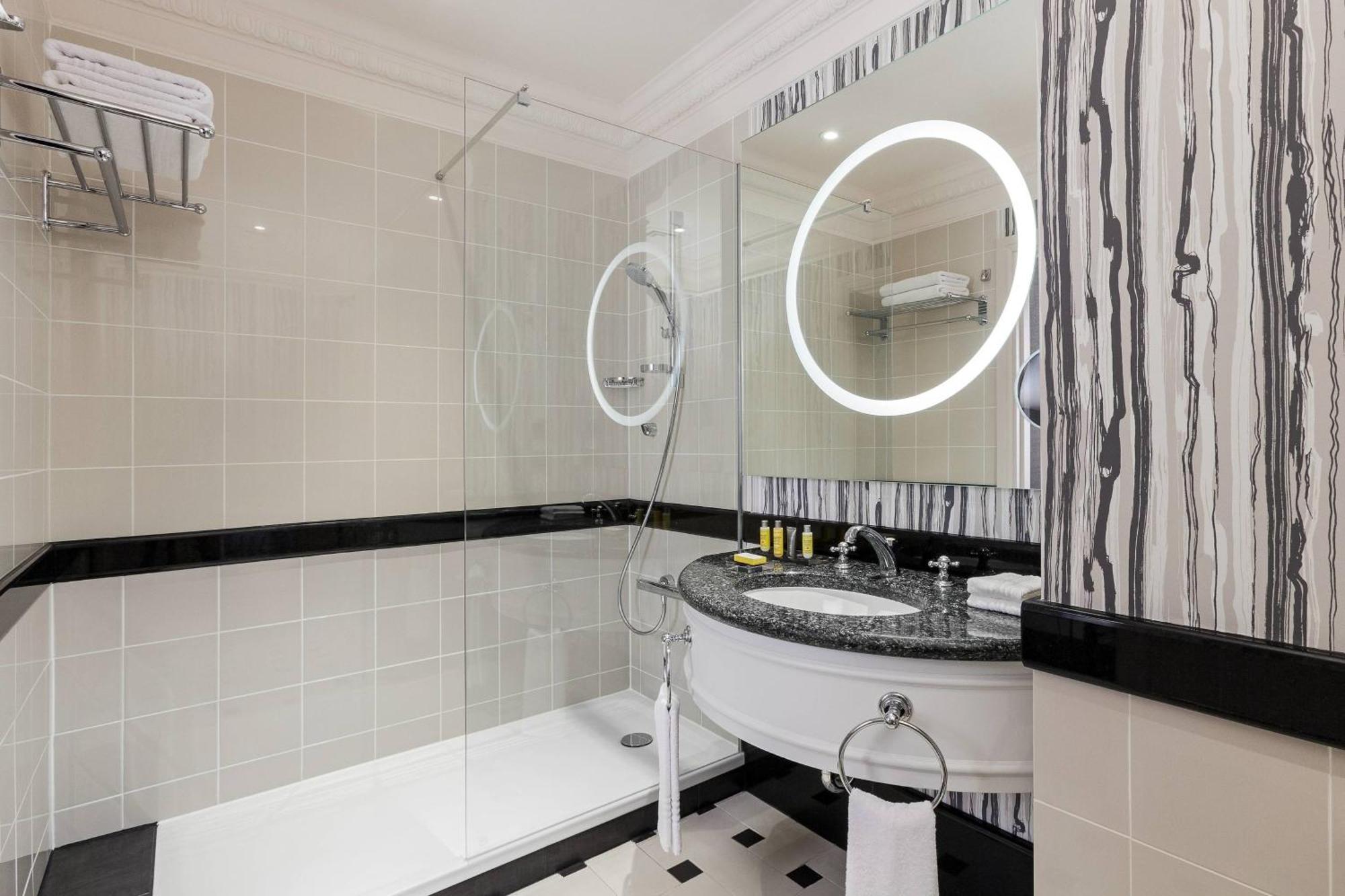 Executive Twin Room Executive level Guest room 2 Double,1609725625:JPEG