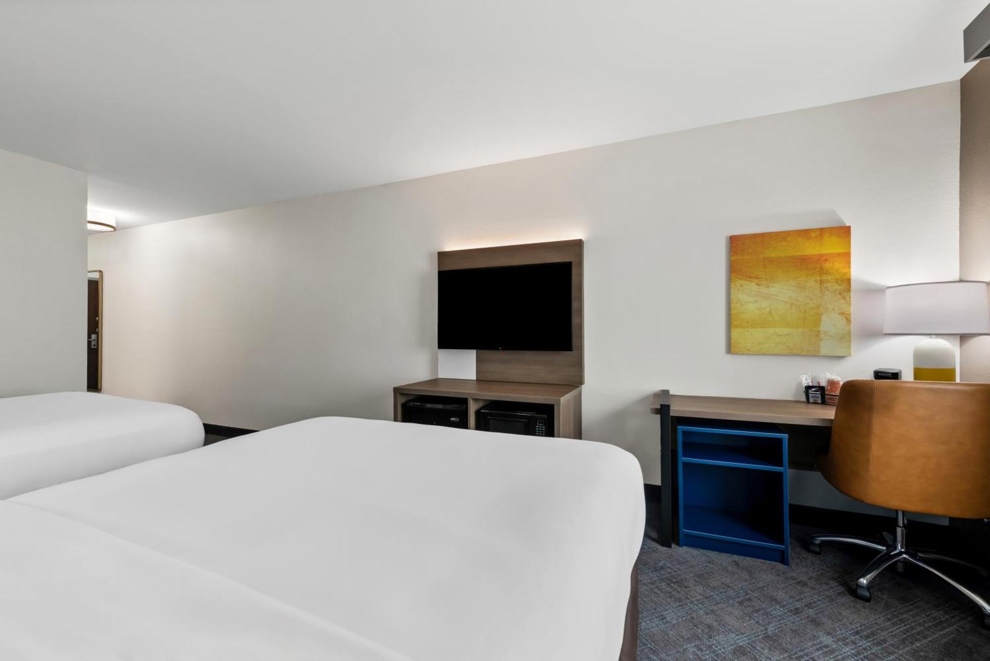 Queen Room Two Queen Beds Non-Smoking