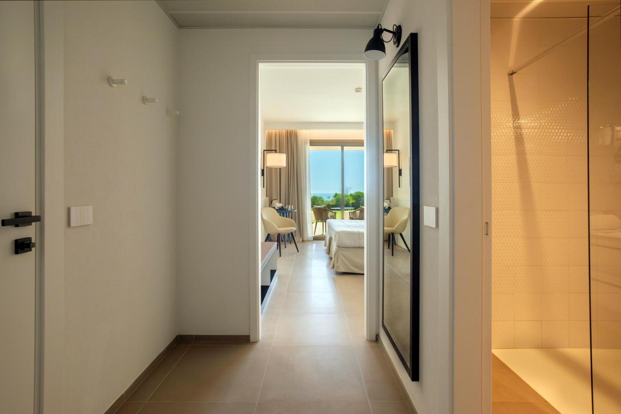 Superior Triple Room Sea View,1611066313:JPEG