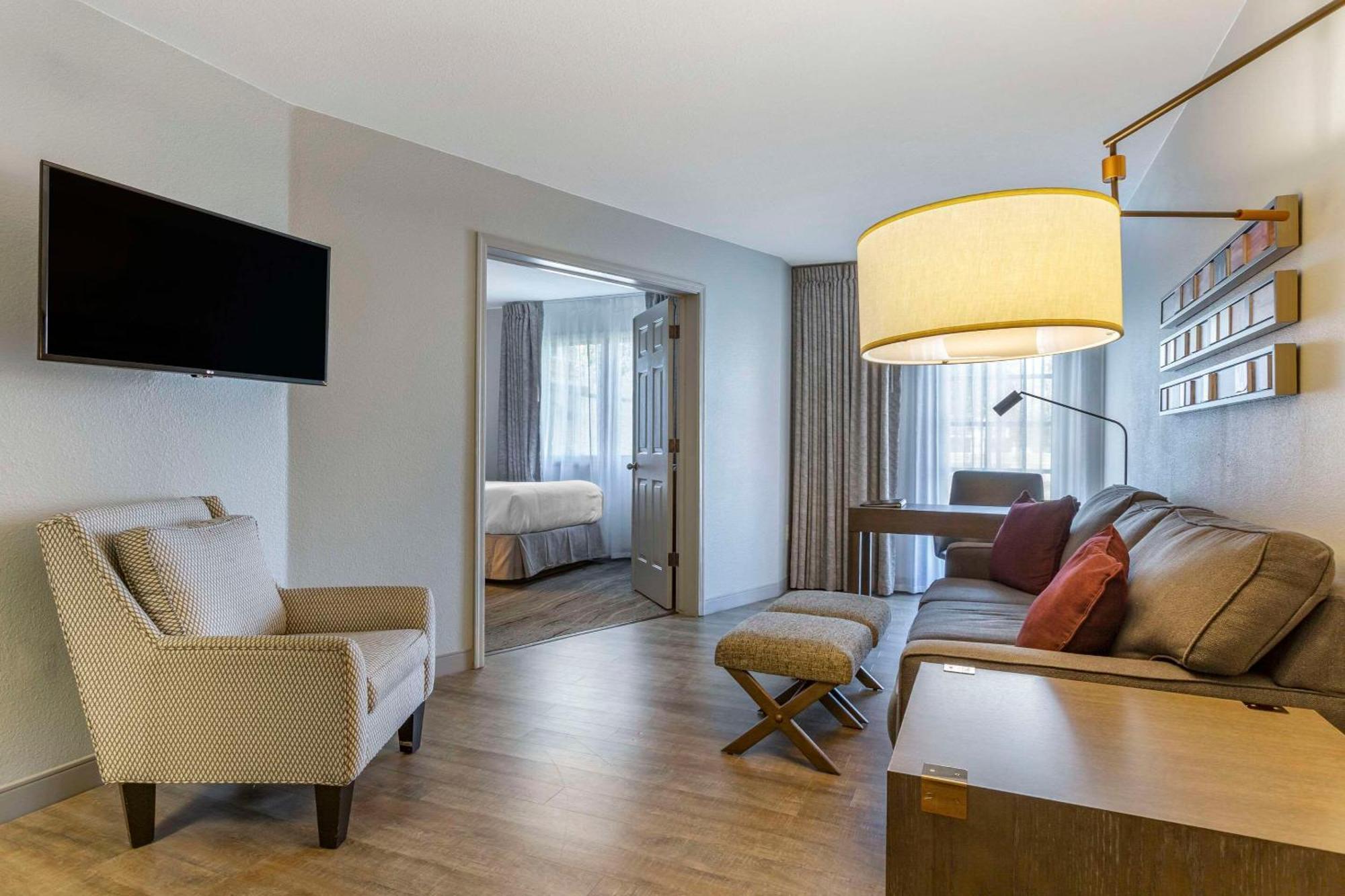 Standard Suite with Two Double Beds