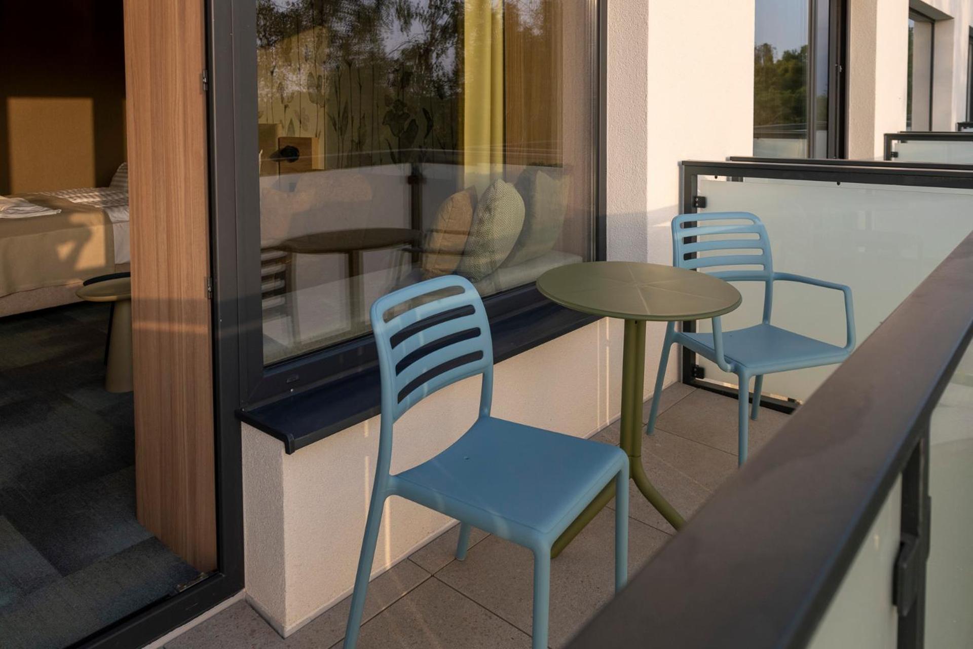Family Room Balcony Direct access to the pools