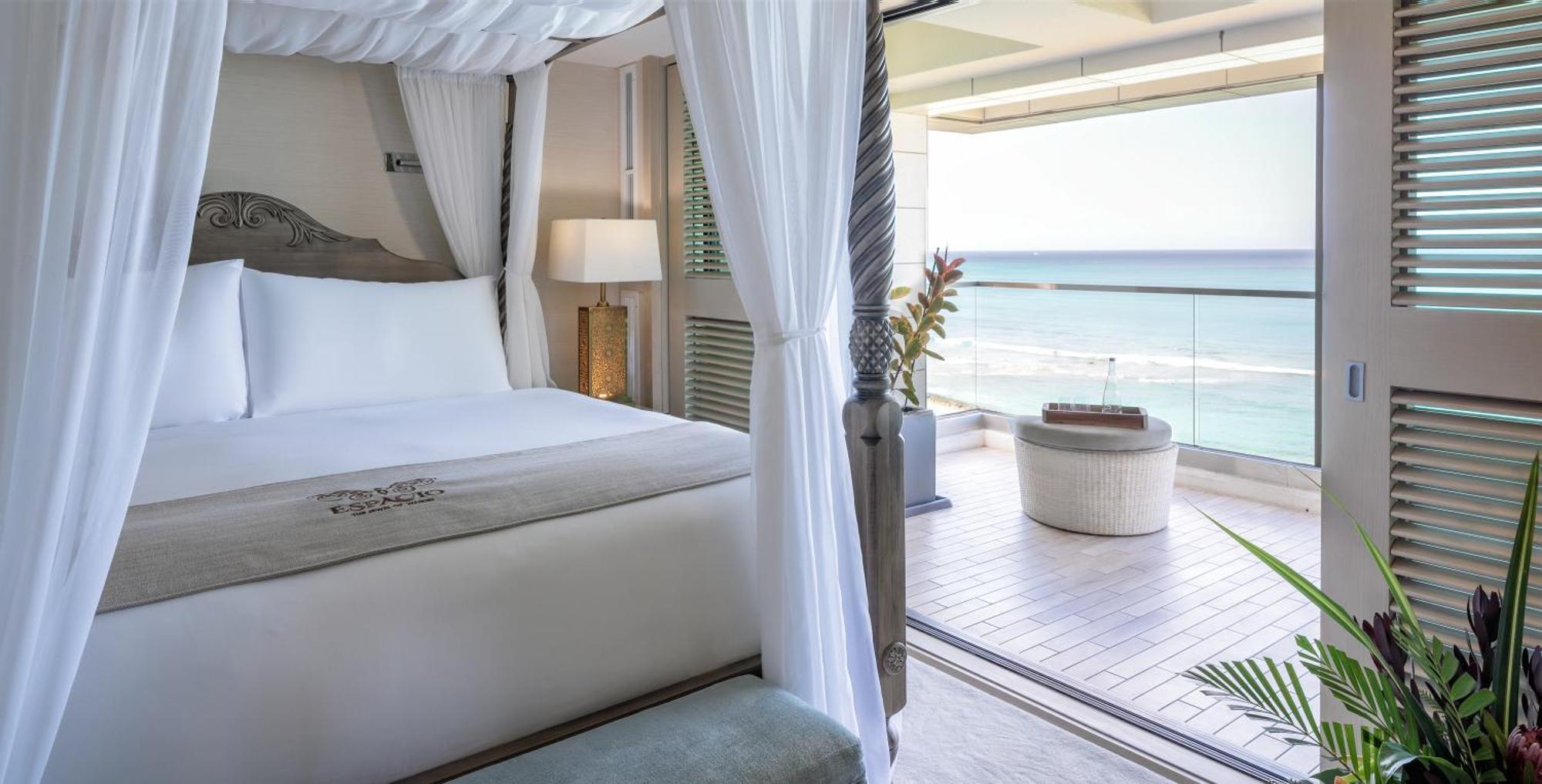Oceanfront Sapphire Suite 2 Bedroom Plus Den