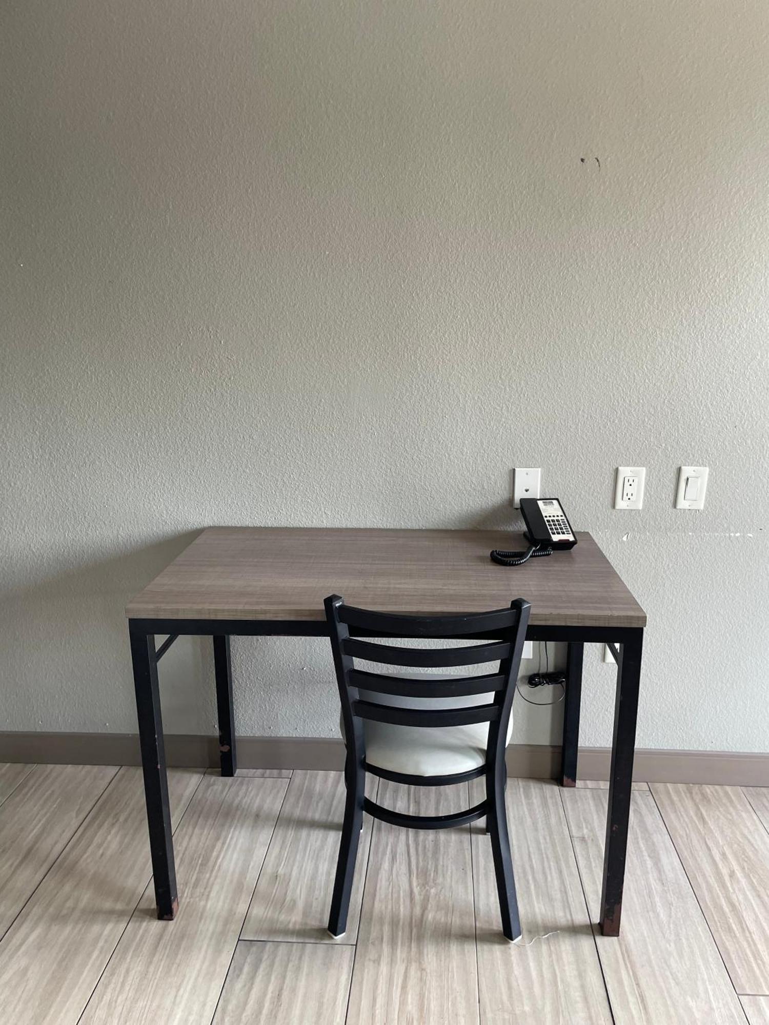 Deluxe King Suite,1613394656:JPEG