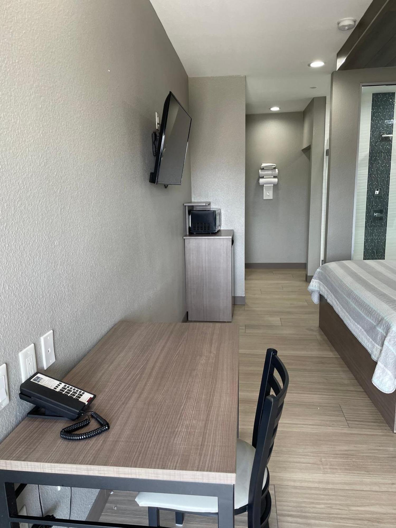 Deluxe Double Room,1613394643:JPEG