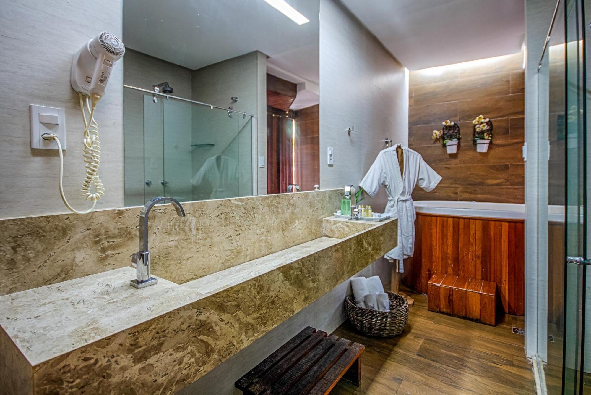 Suite with Spa Bath