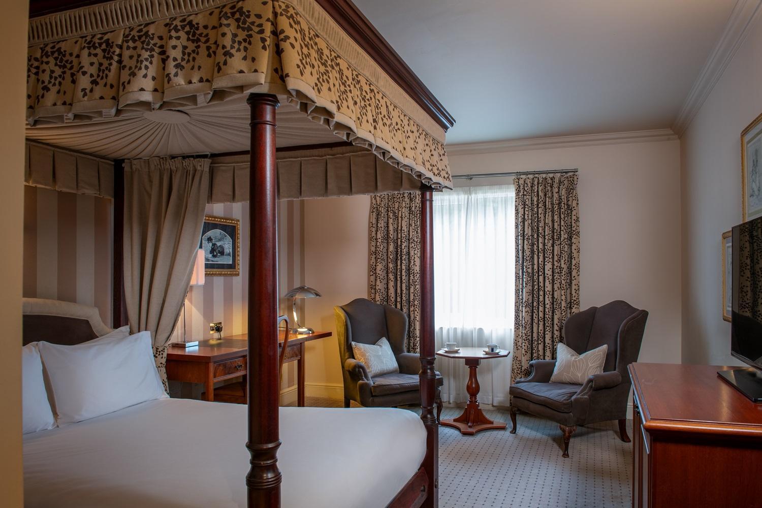 Standard Double Room Four Poster Bed,1614778522:JPEG