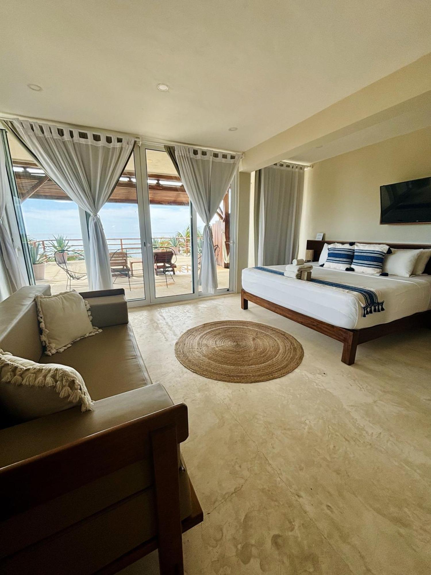 Deluxe Suite with Sea View