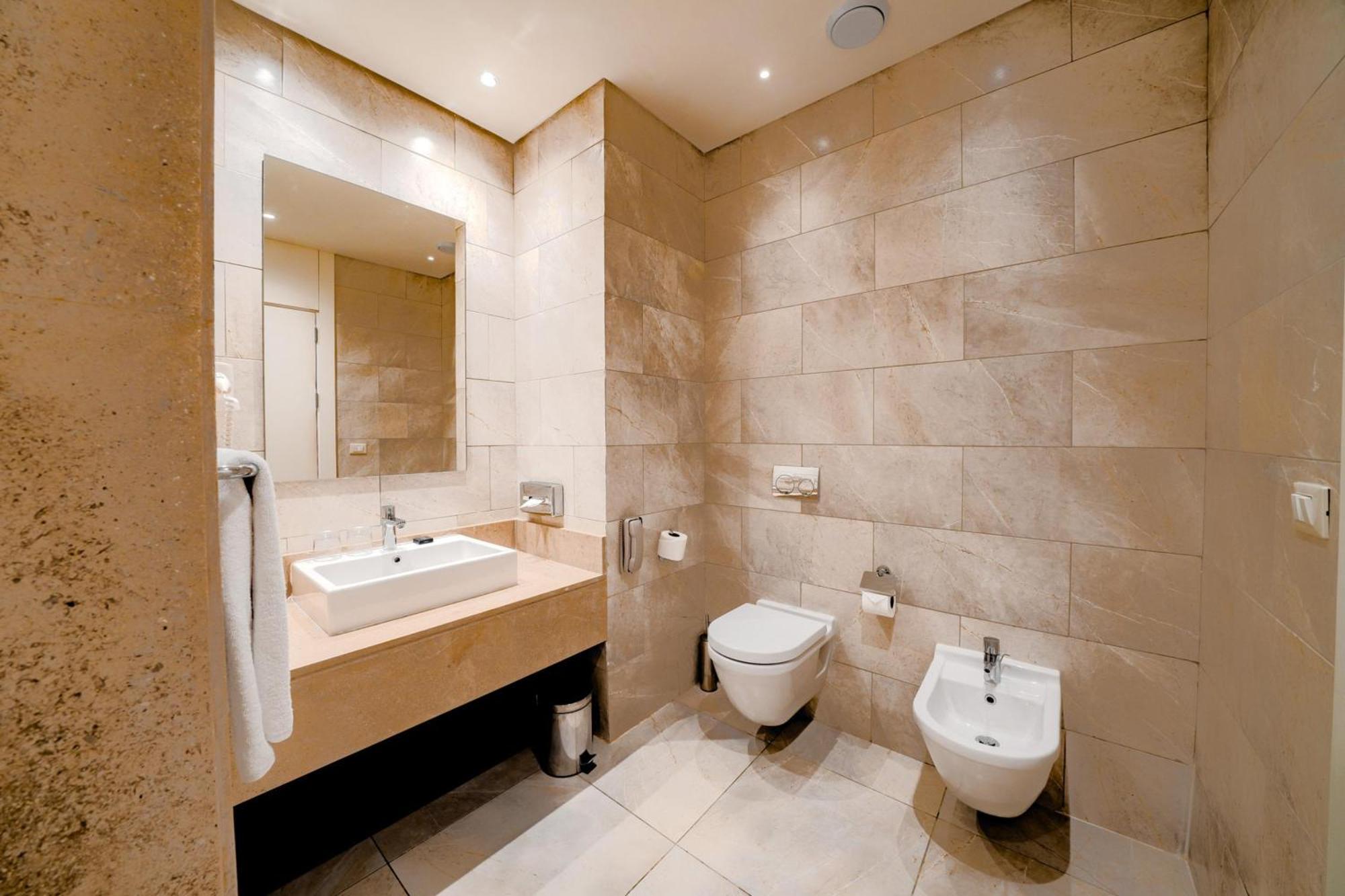 Deluxe Room,1689970571:JPEG
