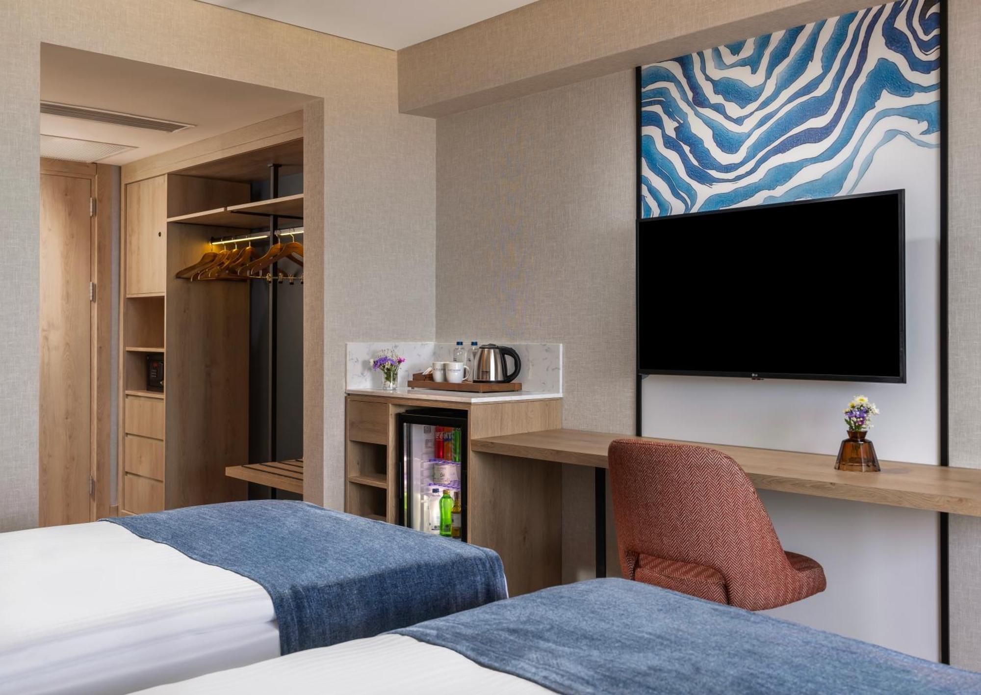 Superior Room with 2 Single Beds, Sea View