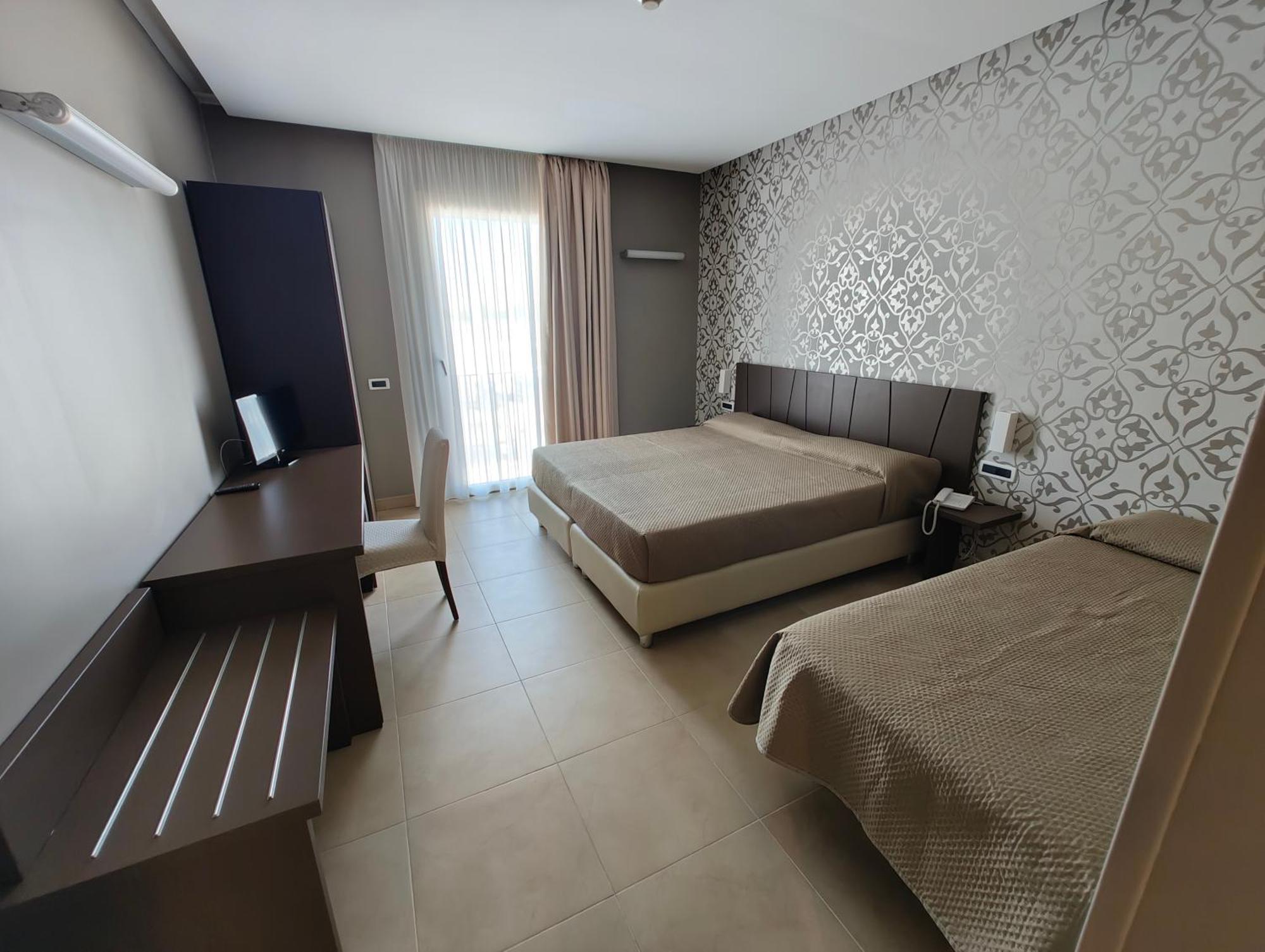 Triple Room,1643972467:JPEG