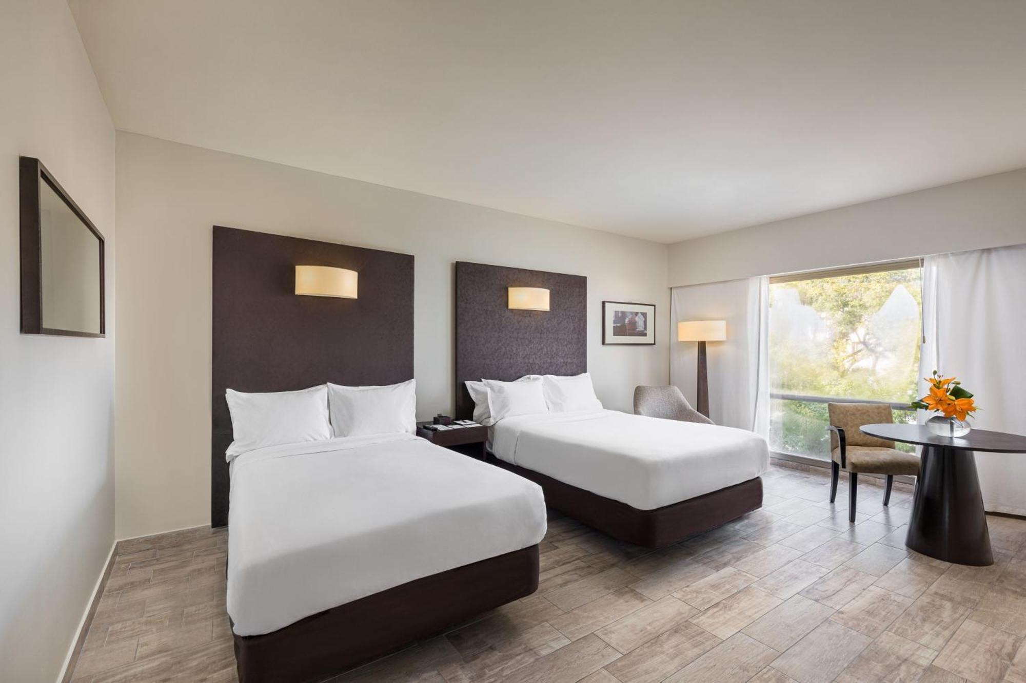 Club, Club lounge access, Guest room, 2 Twin/Single Bed(s)