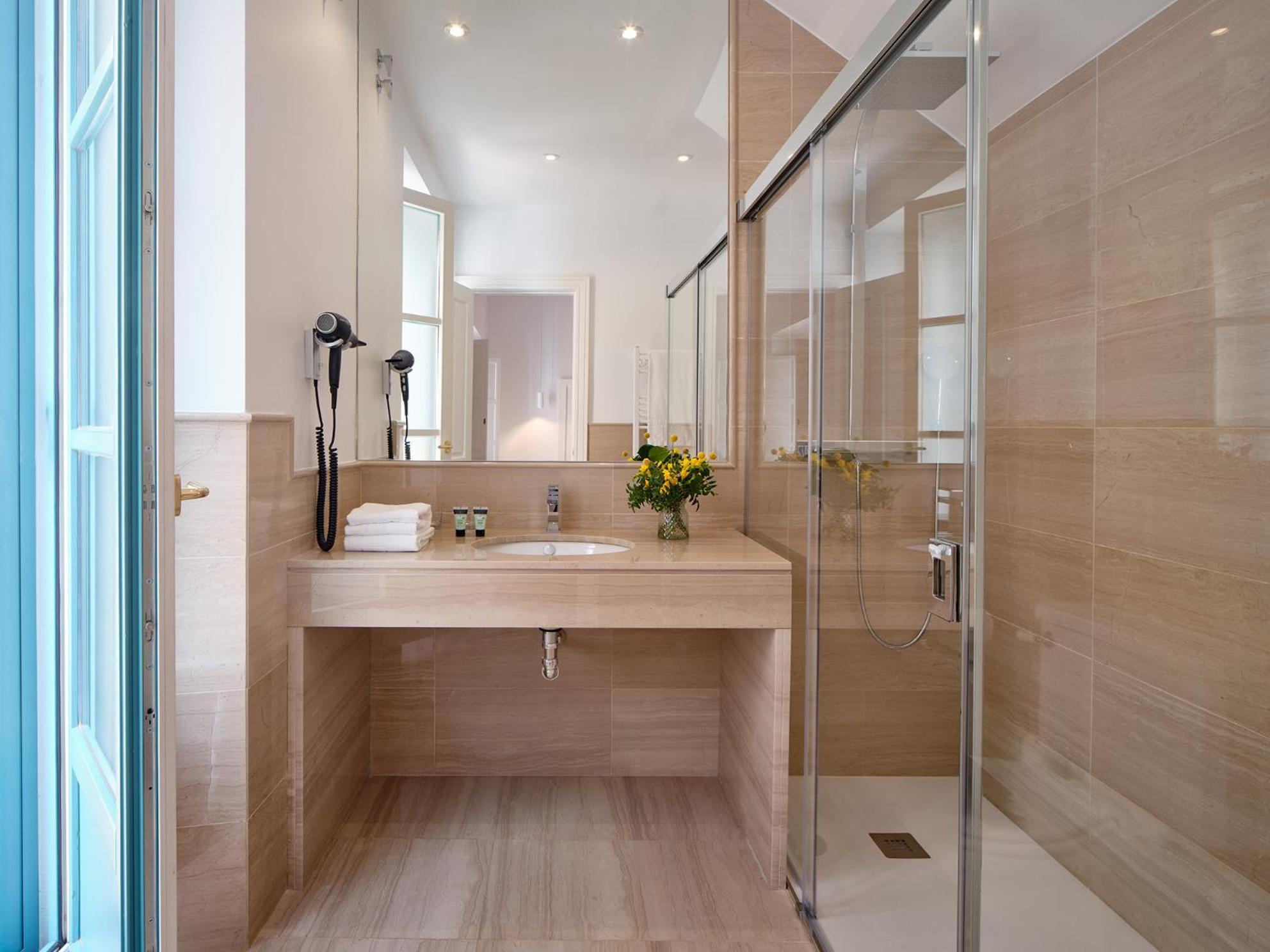 Four-Bedroom Holiday Home