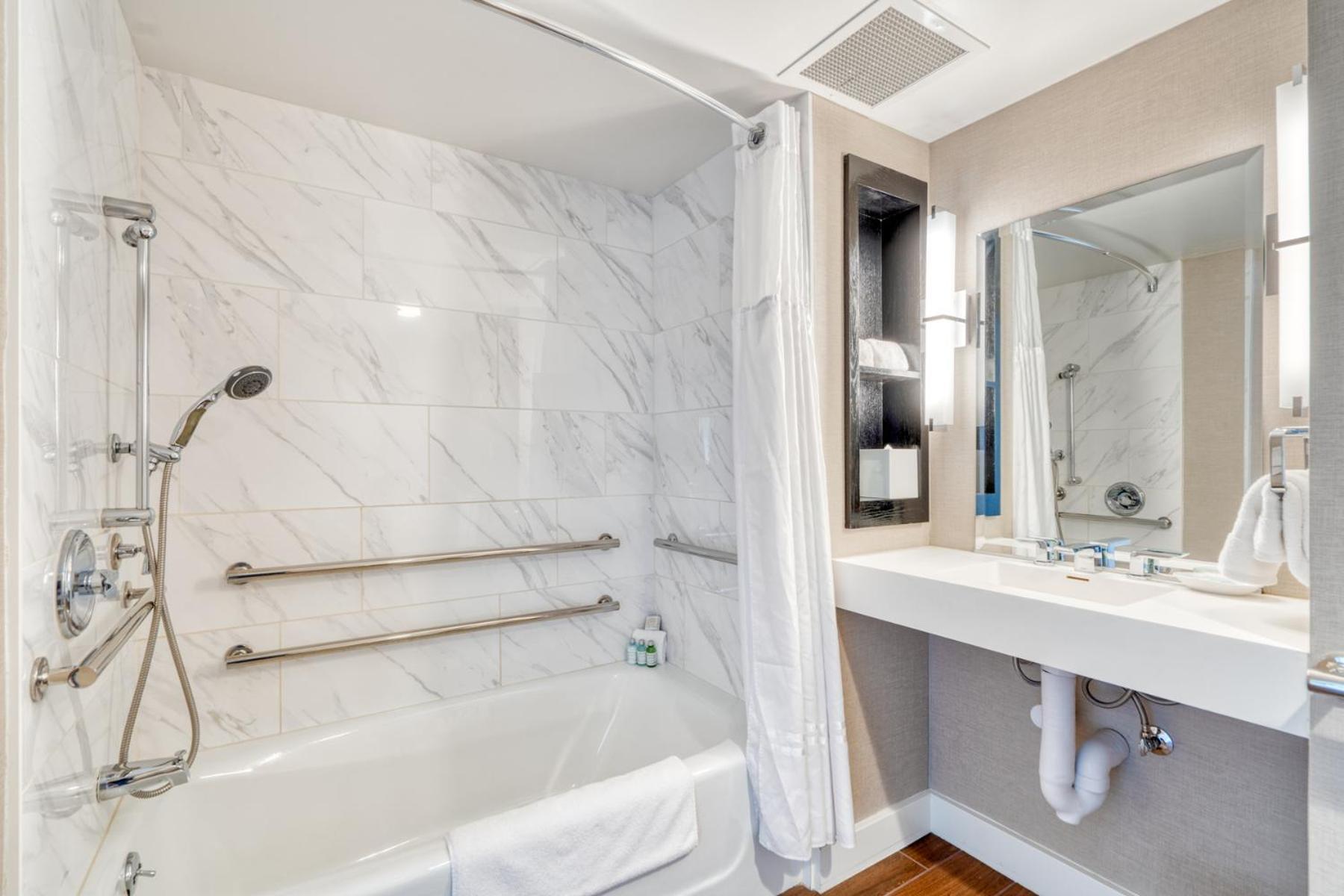 Hébergement Lit Queen-Size Deluxe - Accessible aux Personnes à Mobilité Réduite