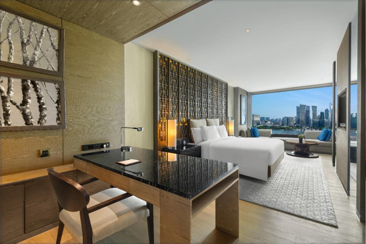 Family Connecting Suite - 1 King Bed With 2 Twin Bed