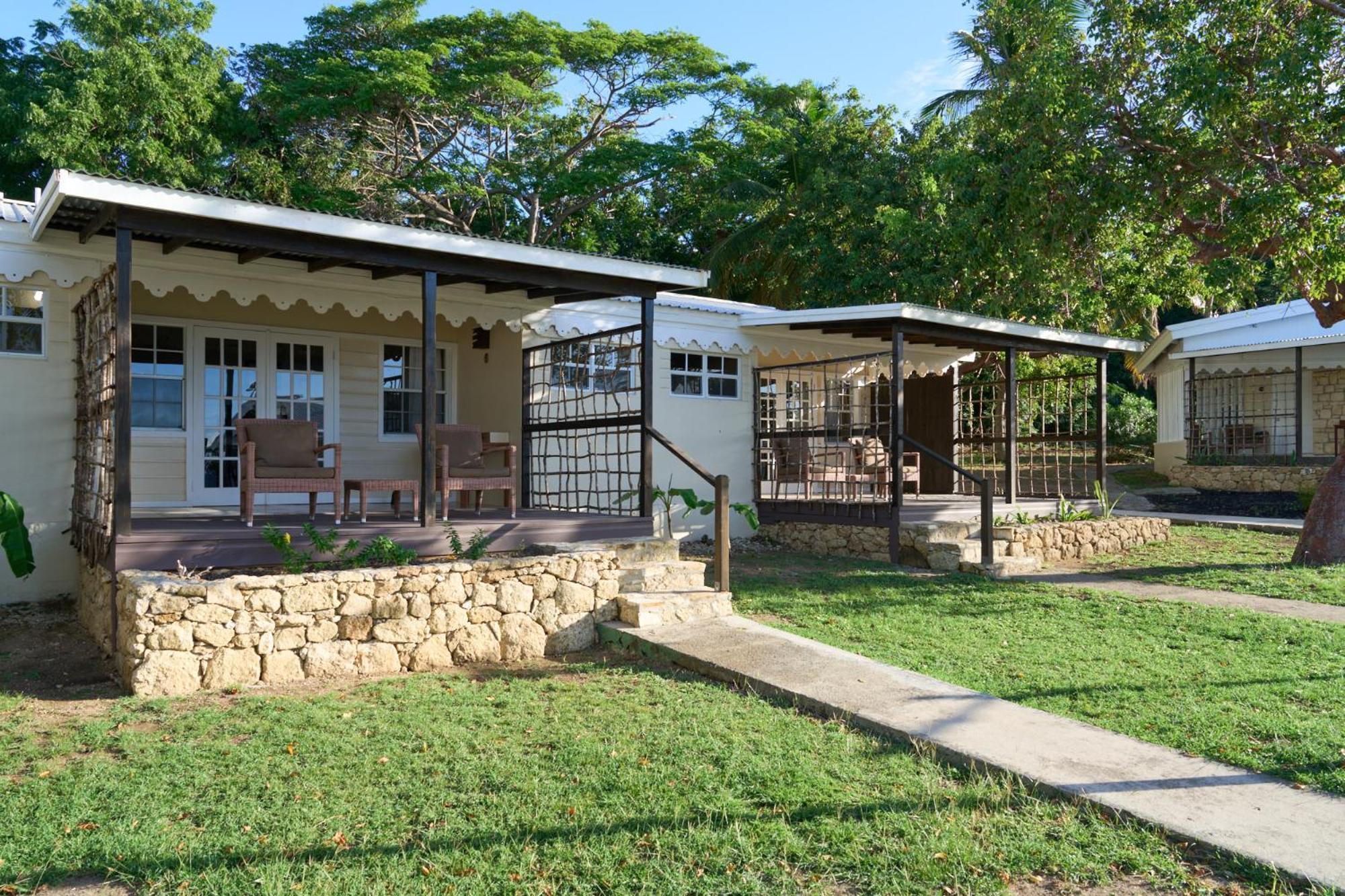 Bungalow con 2 Letti Matrimoniali e Vista Giardino