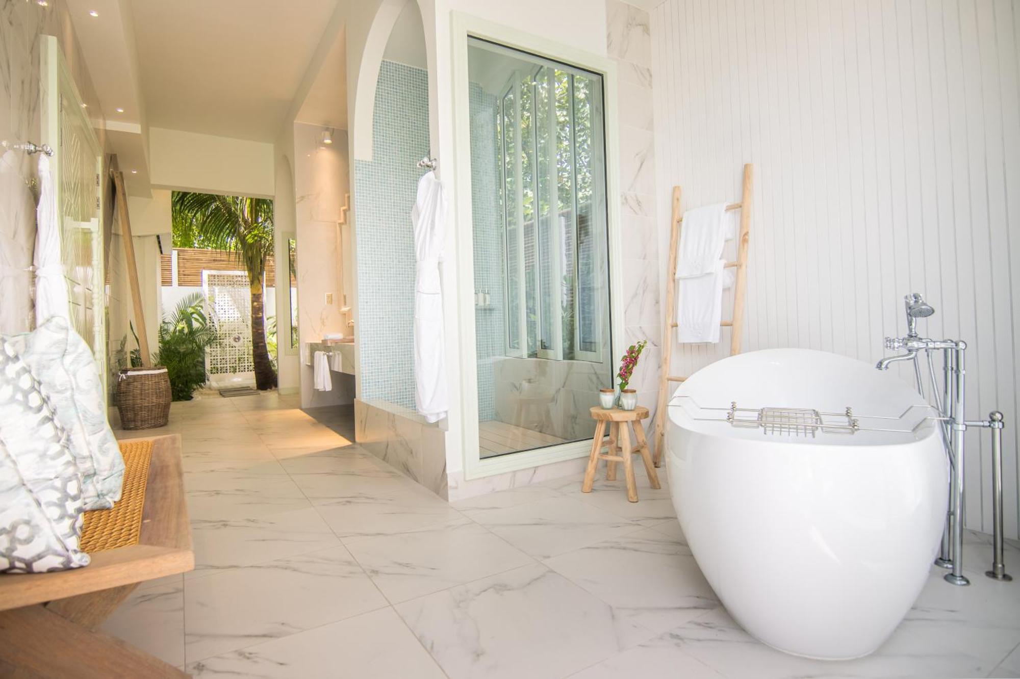 Beach Pool Suite